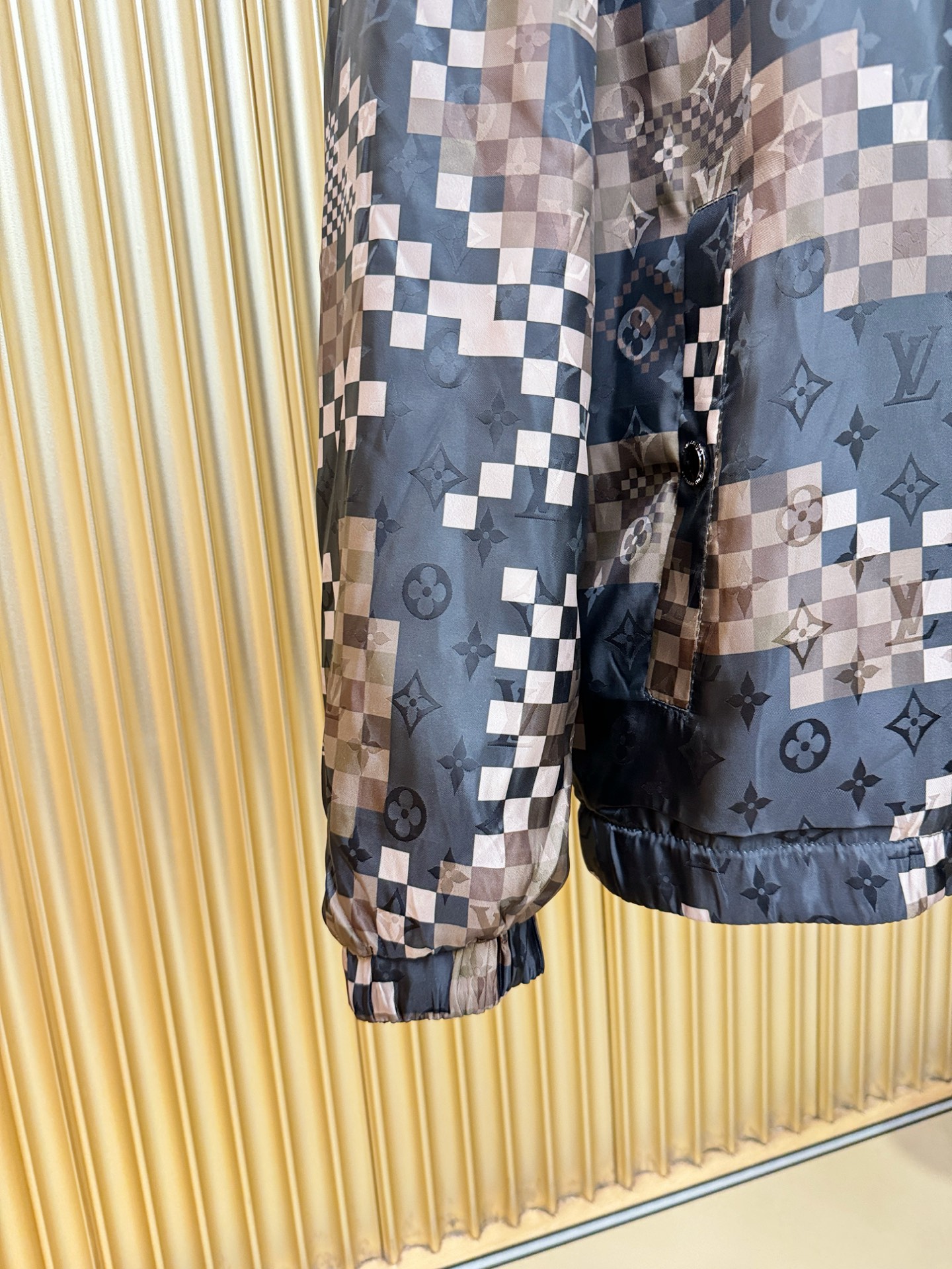 双面夹克 LV路易威登 2025秋冬新款双面夹克外套，两面可穿，原单狠货 意大利进口面料时尚夹克外套。欧