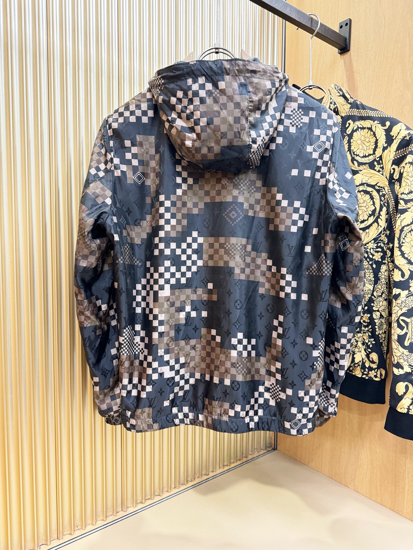 双面夹克 LV路易威登 2025秋冬新款双面夹克外套，两面可穿，原单狠货 意大利进口面料时尚夹克外套。欧