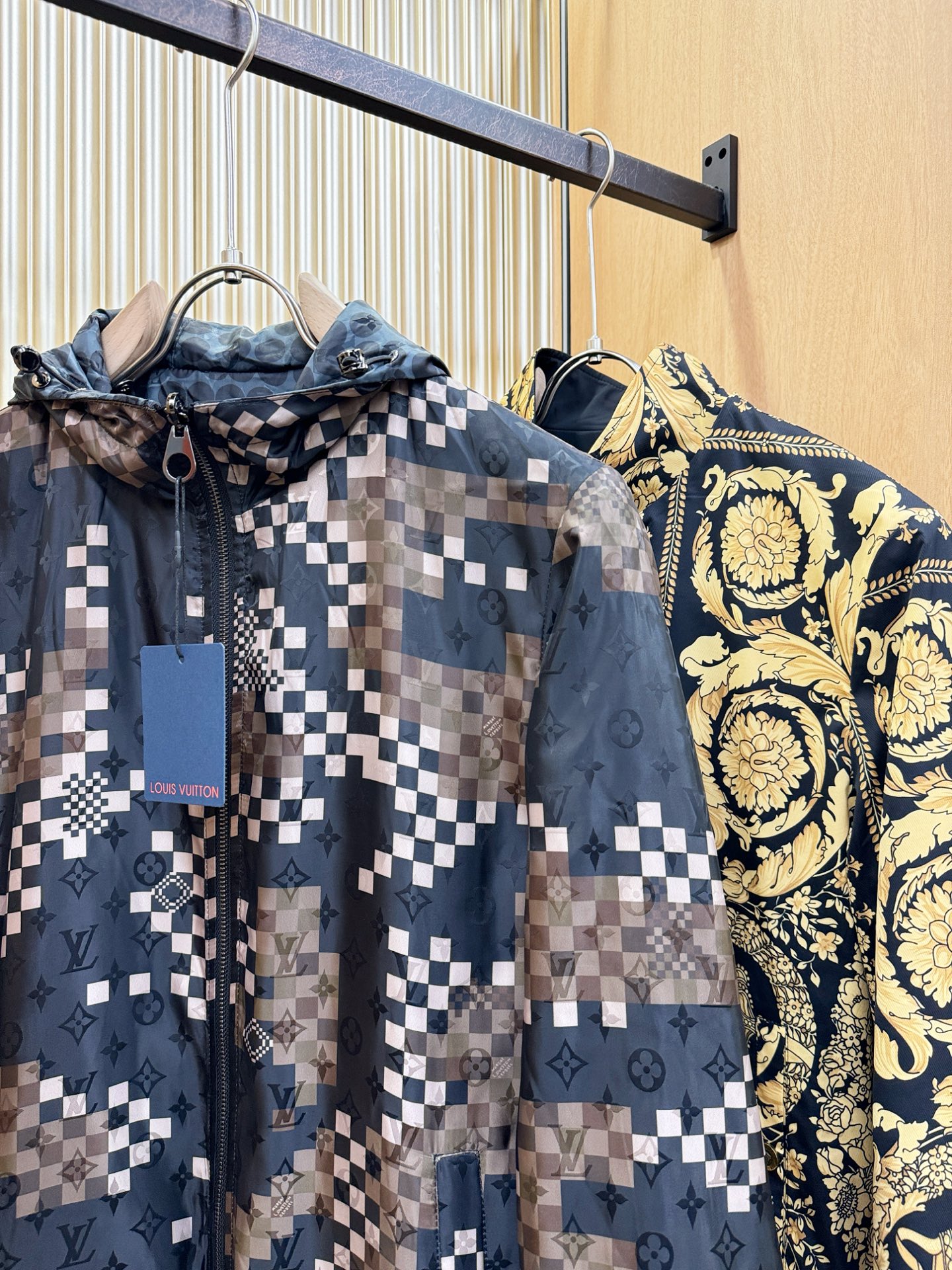 双面夹克 LV路易威登 2025秋冬新款双面夹克外套，两面可穿，原单狠货 意大利进口面料时尚夹克外套。欧