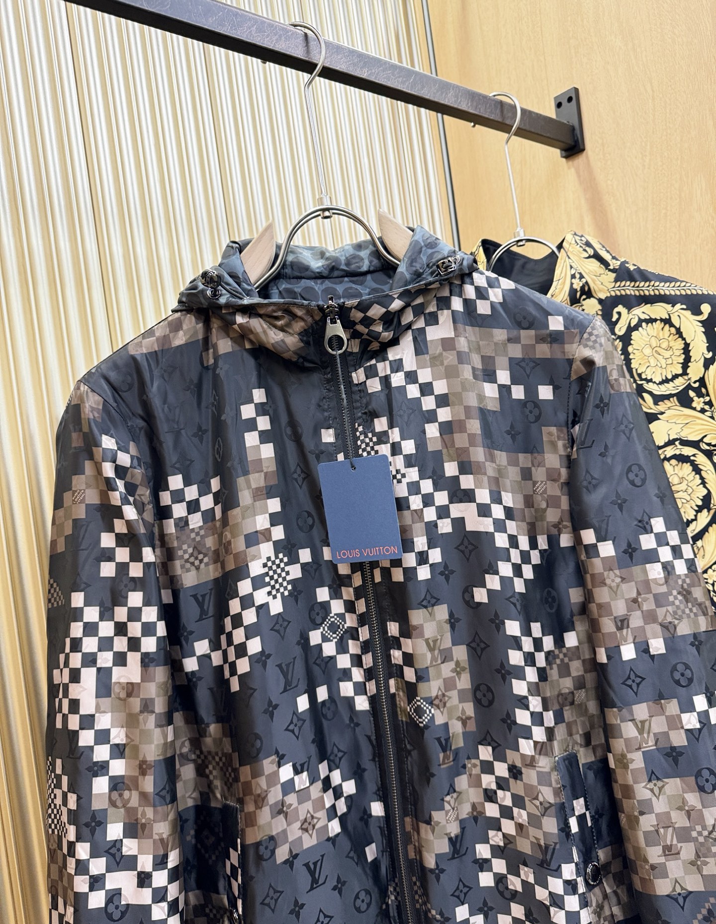 双面夹克 LV路易威登 2025秋冬新款双面夹克外套，两面可穿，原单狠货 意大利进口面料时尚夹克外套。欧