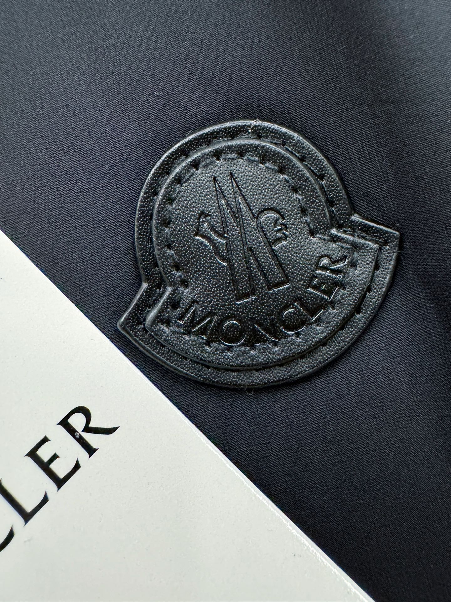 Moncler蒙口 2025秋冬新款马甲，内里加棉加厚保暖，立体有型，辨识度高，独一无二的混合纺织工业，