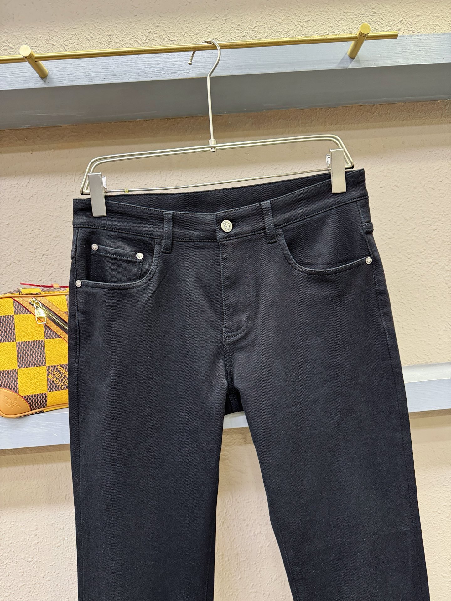 PRADA 普拉达 2025专柜秋冬新品，原版牛仔裤 原版重工打造，品牌经典LOGO设计，三标齐全！原版