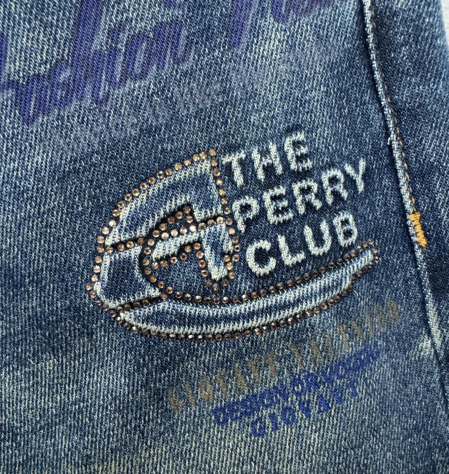 2025专柜秋冬新品，原版牛仔裤 原版重工打造，品牌经典LOGO设计，三标齐全！原版五金辅料。专柜定制牛