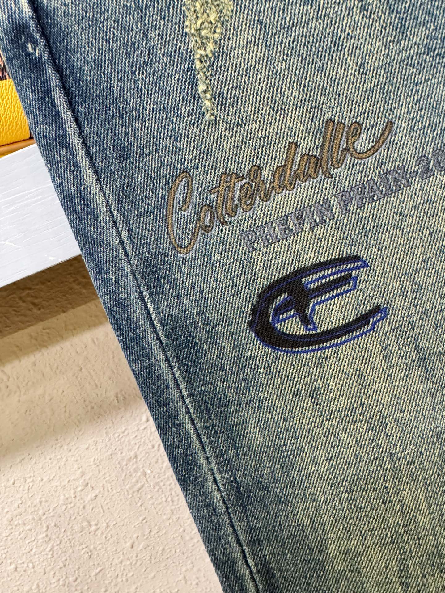 2025专柜秋冬新品，原版牛仔裤 原版重工打造，品牌经典LOGO设计，三标齐全！原版五金辅料。专柜定制牛
