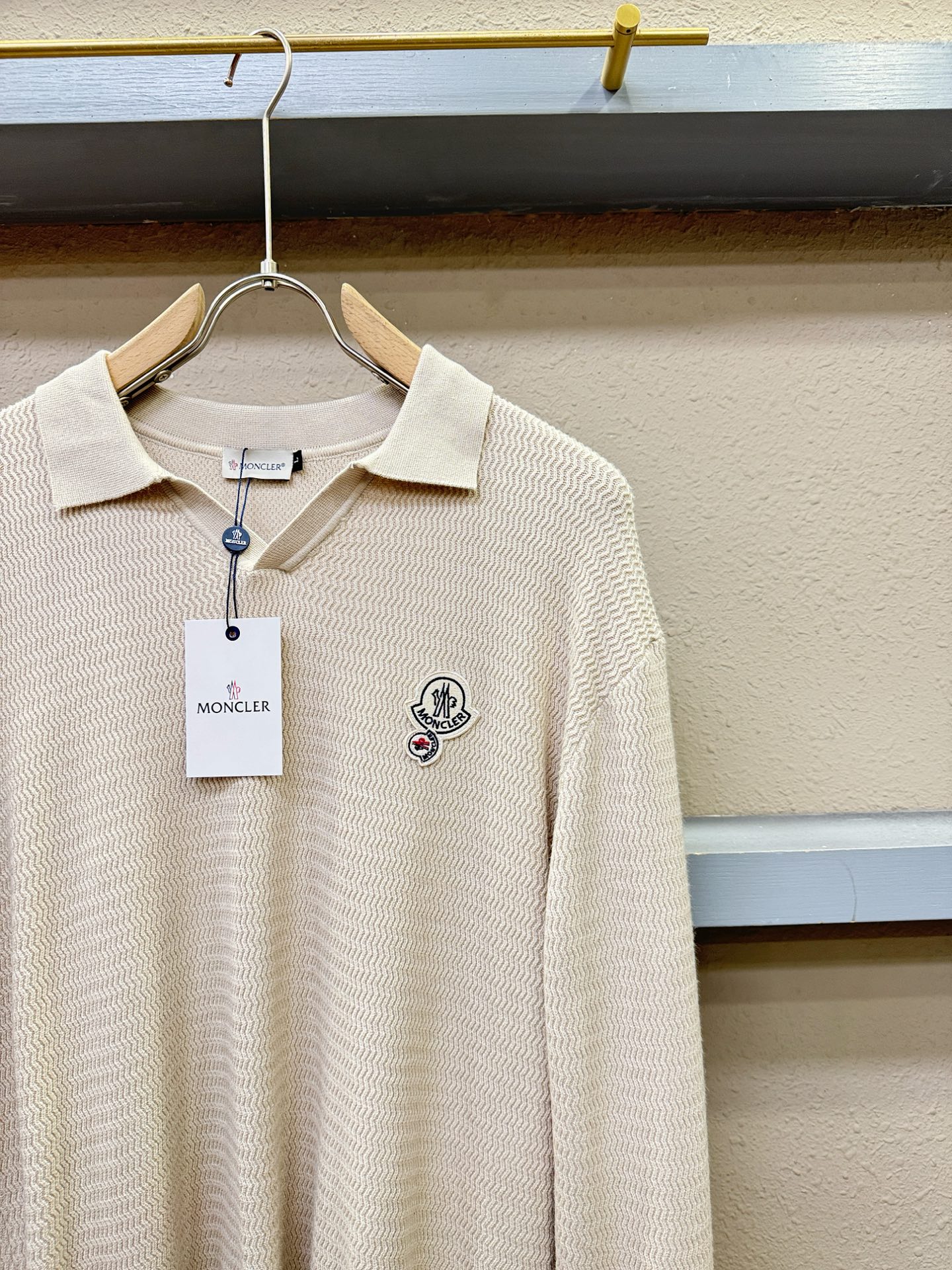 Moncler蒙口 2025新款毛衣，胸前logo设计！贸易公司渠道稀出，同步官网发售！秋冬系列经典设计