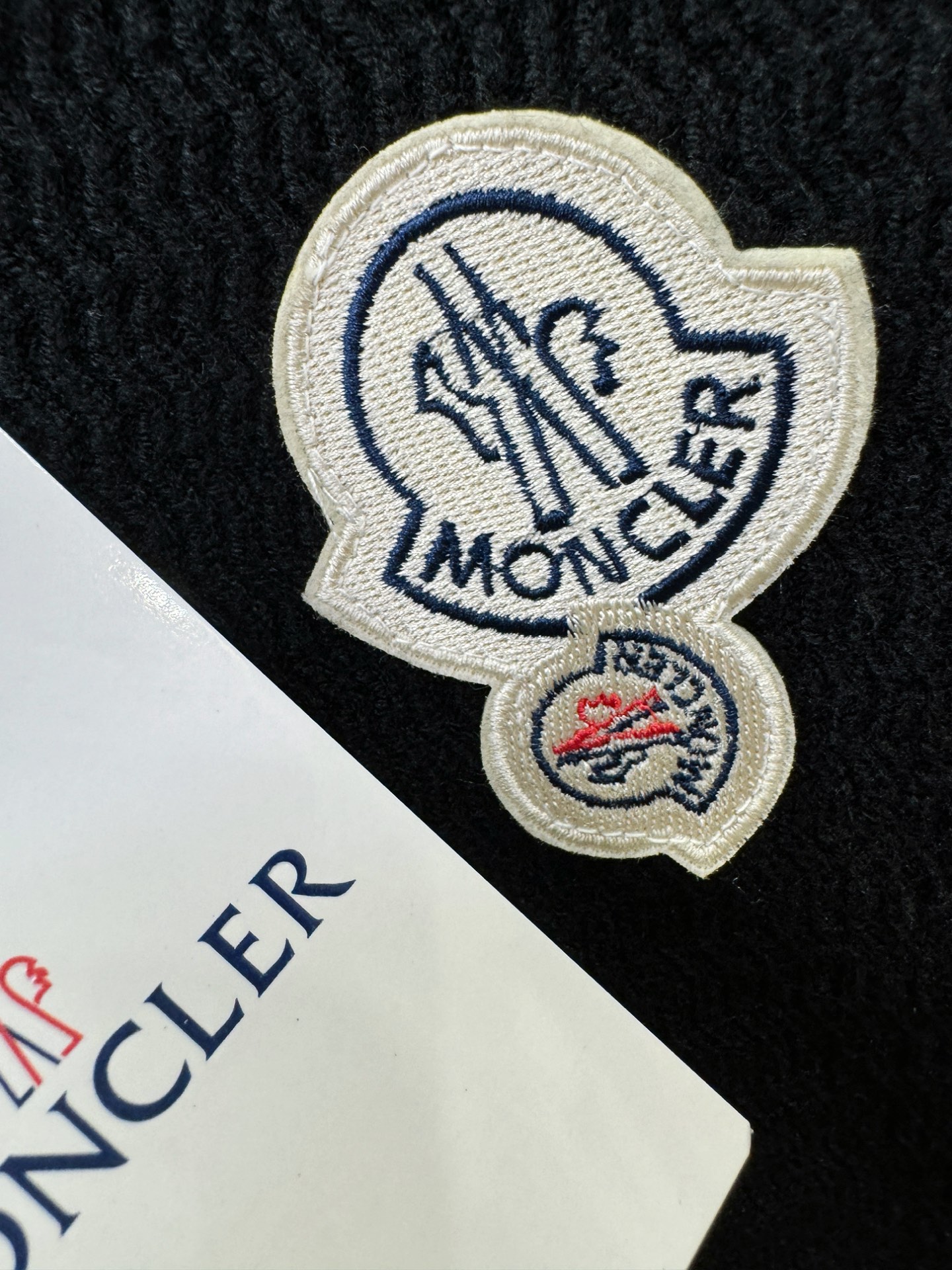 Moncler蒙口 2025新款毛衣，胸前logo设计！贸易公司渠道稀出，同步官网发售！秋冬系列经典设计