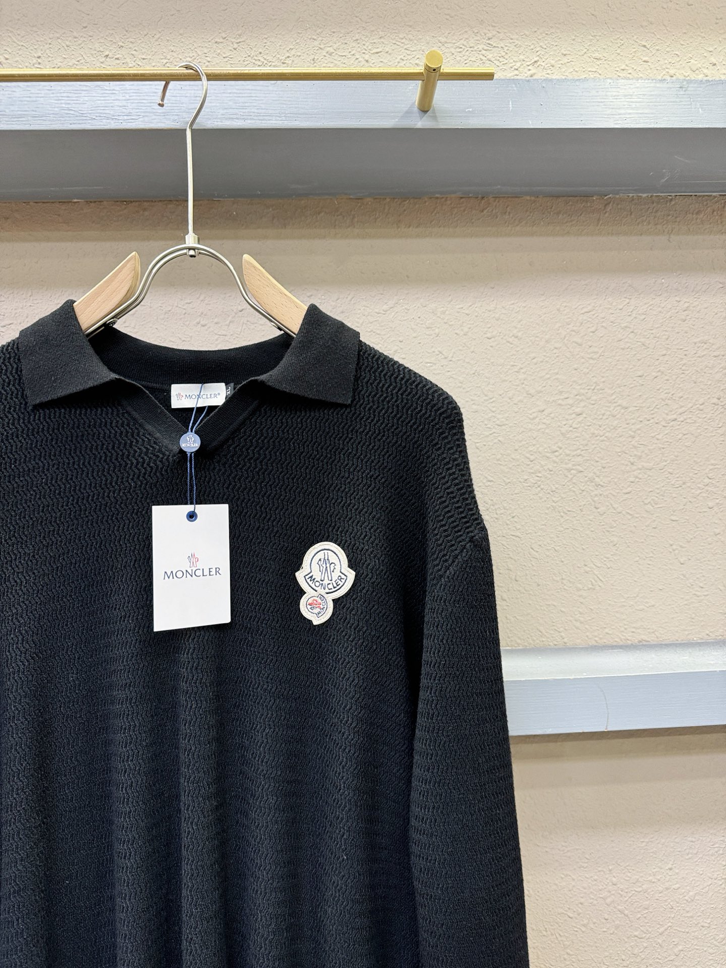 Moncler蒙口 2025新款毛衣，胸前logo设计！贸易公司渠道稀出，同步官网发售！秋冬系列经典设计