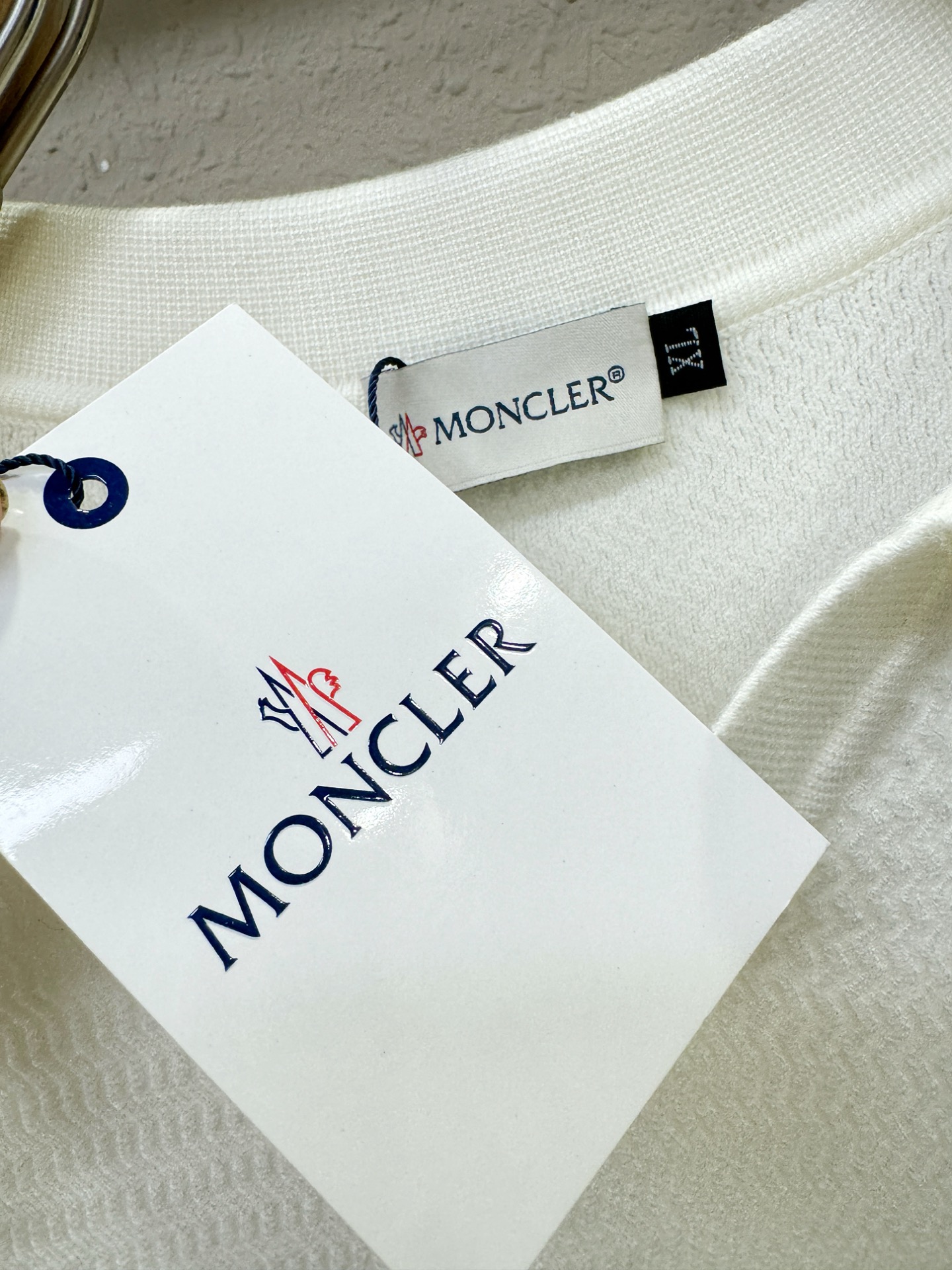 Moncler蒙口 2025新款毛衣，胸前logo设计！贸易公司渠道稀出，同步官网发售！秋冬系列经典设计