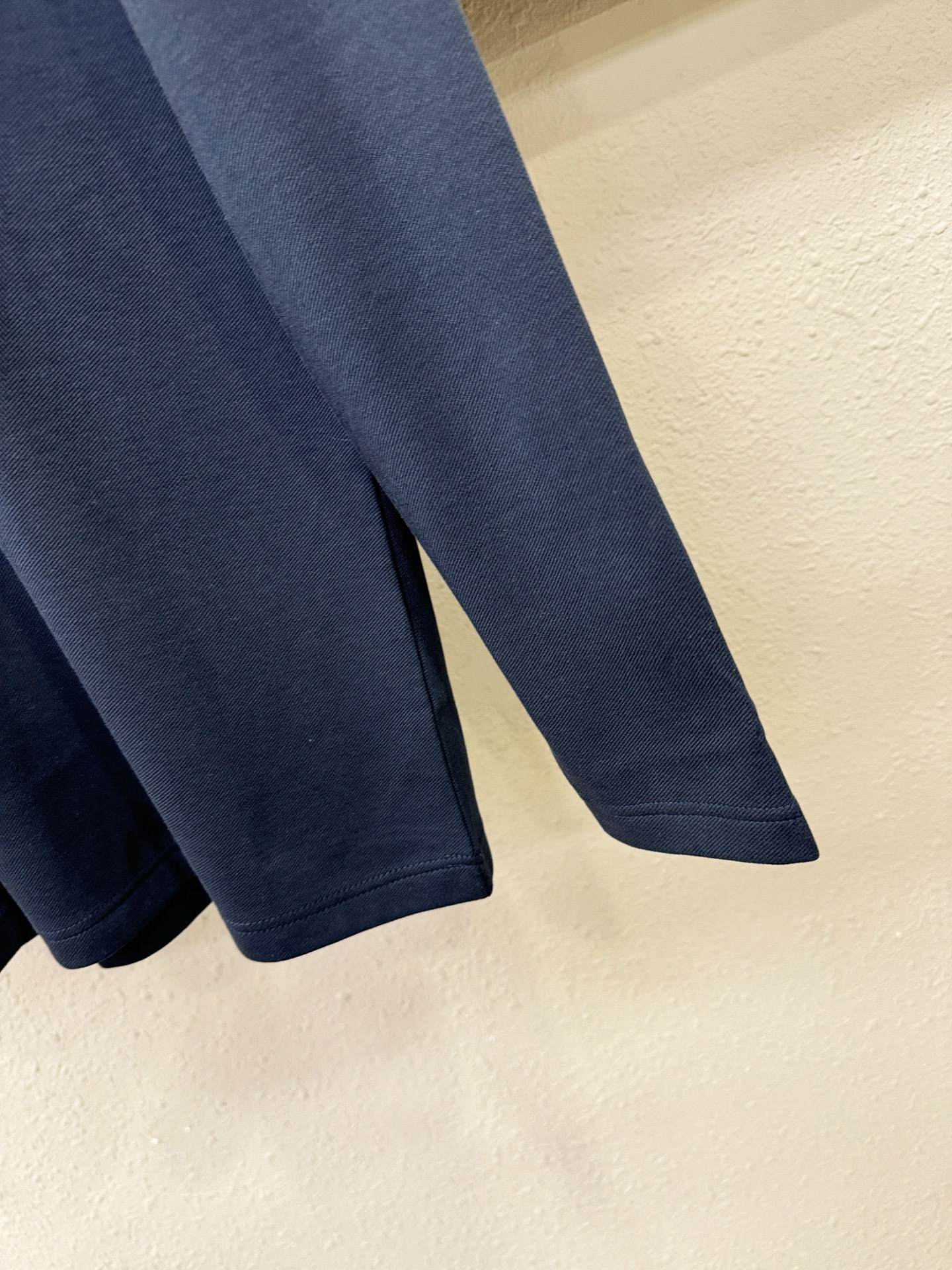 Loro Piana诺悠翩雅 2025秋季新品，官网同步 经典大气百搭Polo领长袖T恤，顶级原版面料，