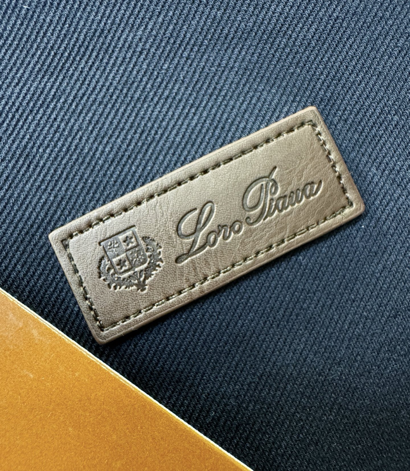 Loro Piana诺悠翩雅 2025秋季新品，官网同步 经典大气百搭Polo领长袖T恤，顶级原版面料，