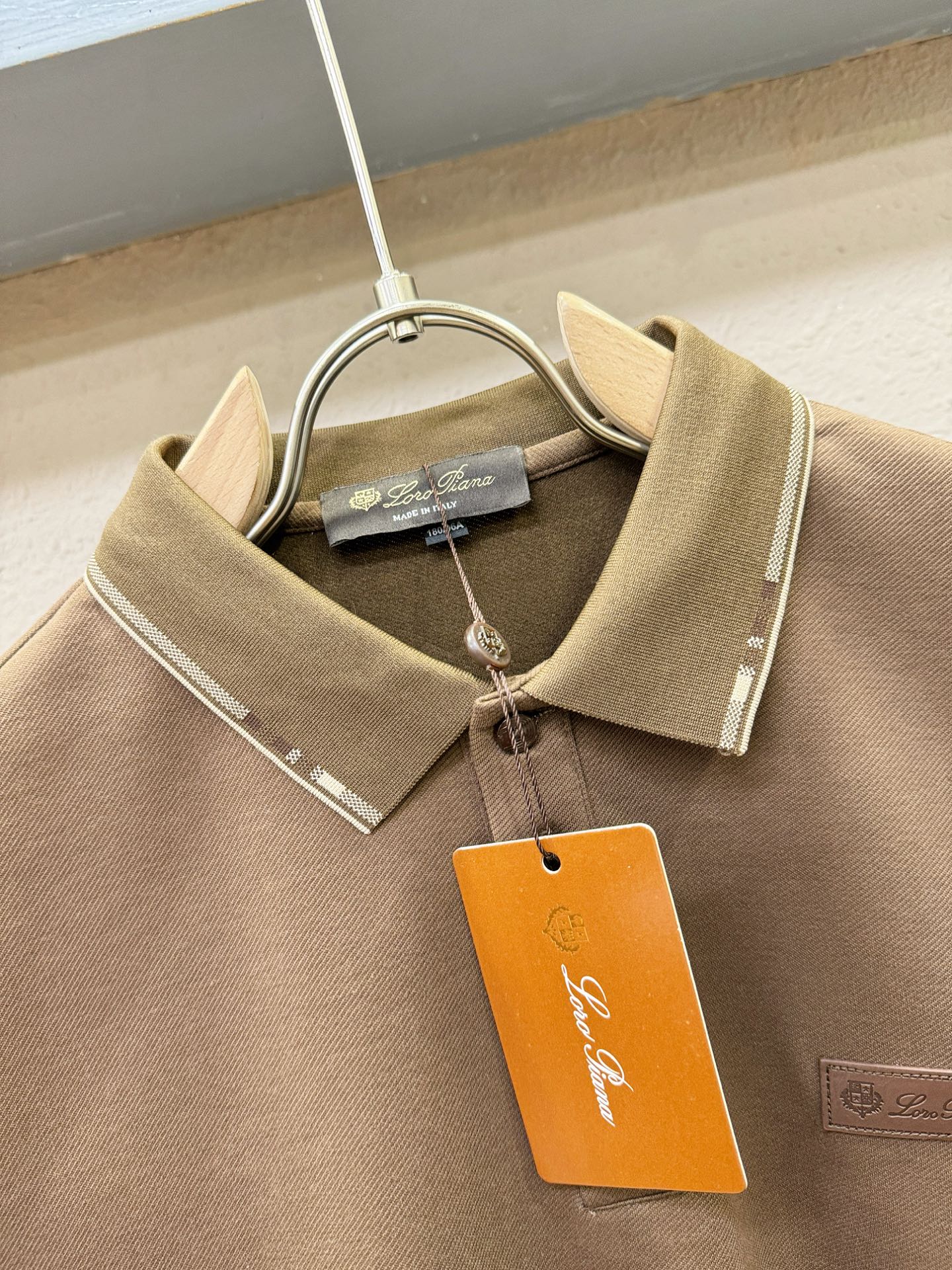 Loro Piana诺悠翩雅 2025秋季新品，官网同步 经典大气百搭Polo领长袖T恤，顶级原版面料，