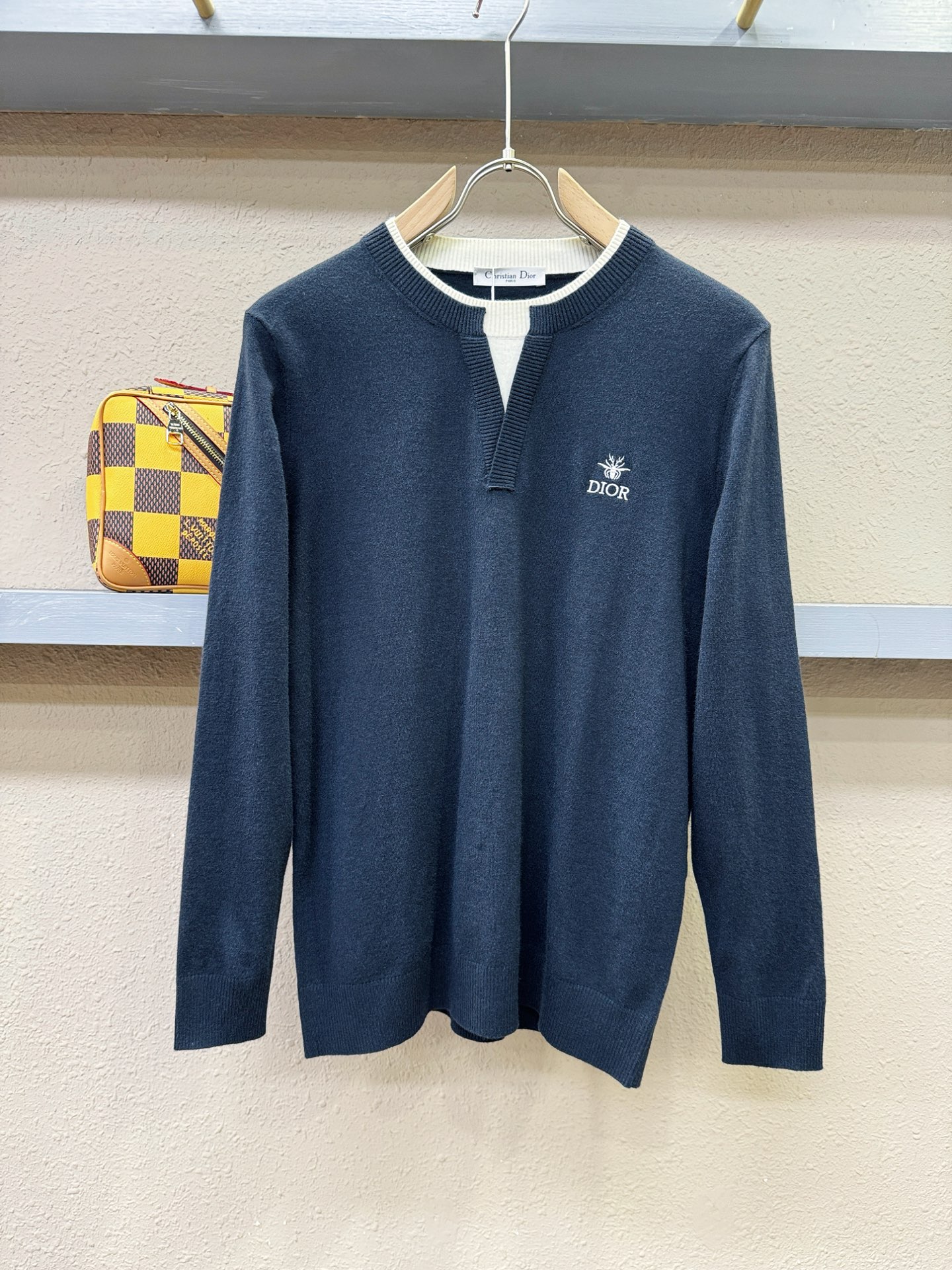 Dior迪奥 2025新款毛衣，胸前logo设计！贸易公司渠道稀出，同步官网发售！秋冬系列经典设计！此款