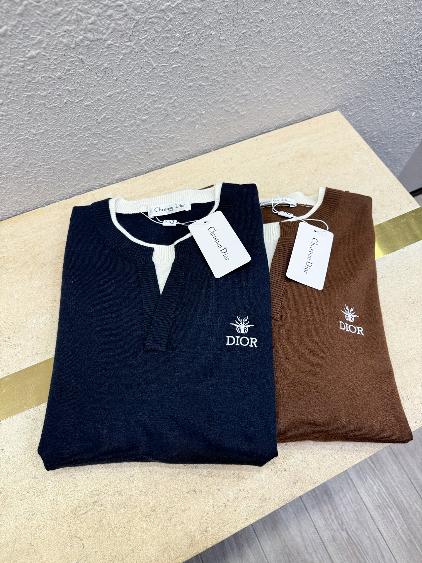 Dior迪奥 2025新款毛衣，胸前logo设计！贸易公司渠道稀出，同步官网发售！秋冬系列经典设计！此款