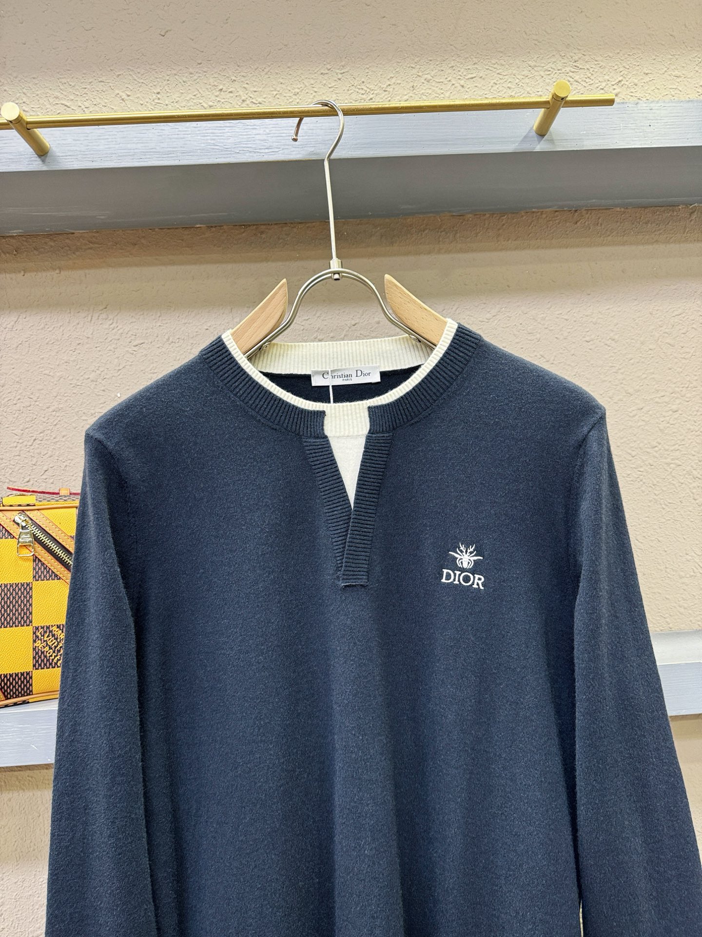 Dior迪奥 2025新款毛衣，胸前logo设计！贸易公司渠道稀出，同步官网发售！秋冬系列经典设计！此款