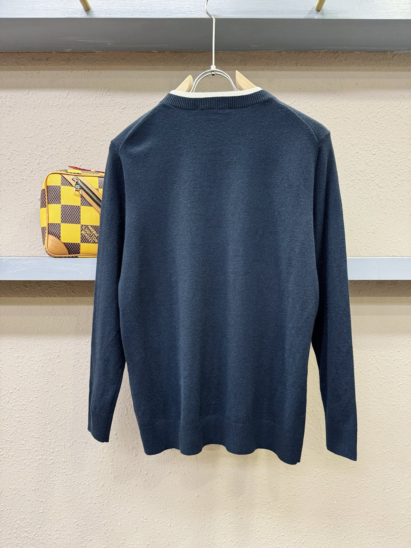 Dior迪奥 2025新款毛衣，胸前logo设计！贸易公司渠道稀出，同步官网发售！秋冬系列经典设计！此款