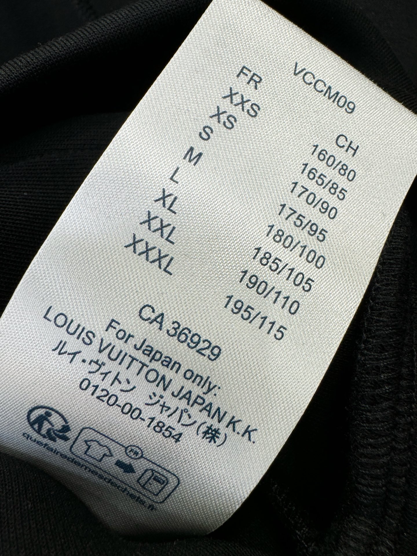 LV路易威登 2025秋冬新款外套开衫，原单狠货 开衫。欧洲专柜同步，上身更随意大方，专柜原版五金奢华高