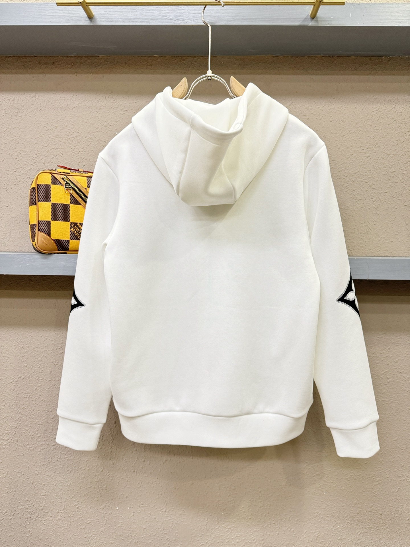 LV路易威登 2025秋冬新款外套开衫，原单狠货 开衫。欧洲专柜同步，上身更随意大方，专柜原版五金奢华高