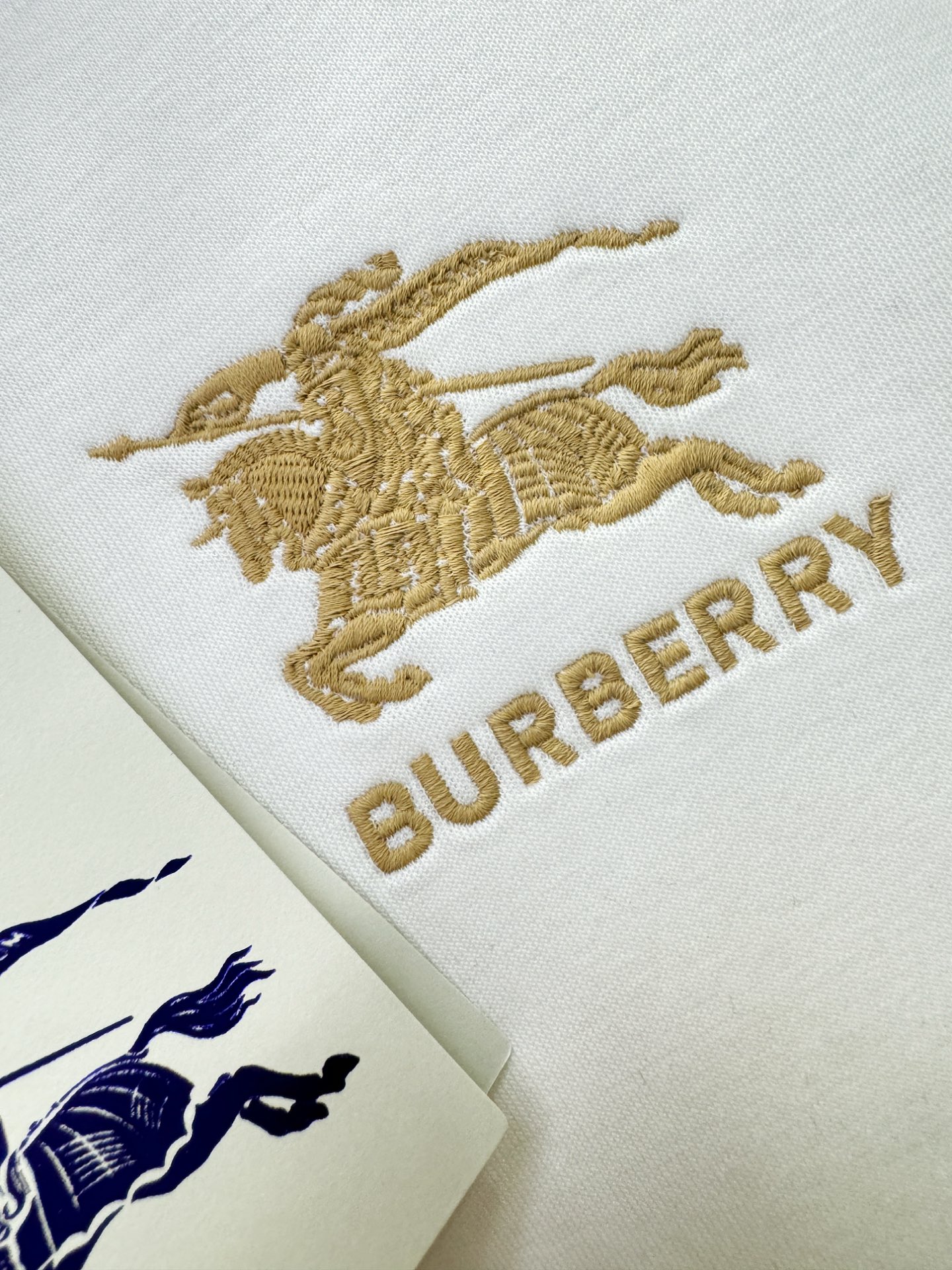 BURBERRY巴宝莉 2025秋冬新款外套开衫，原单狠货 开衫。欧洲专柜同步，上身更随意大方，专柜原版