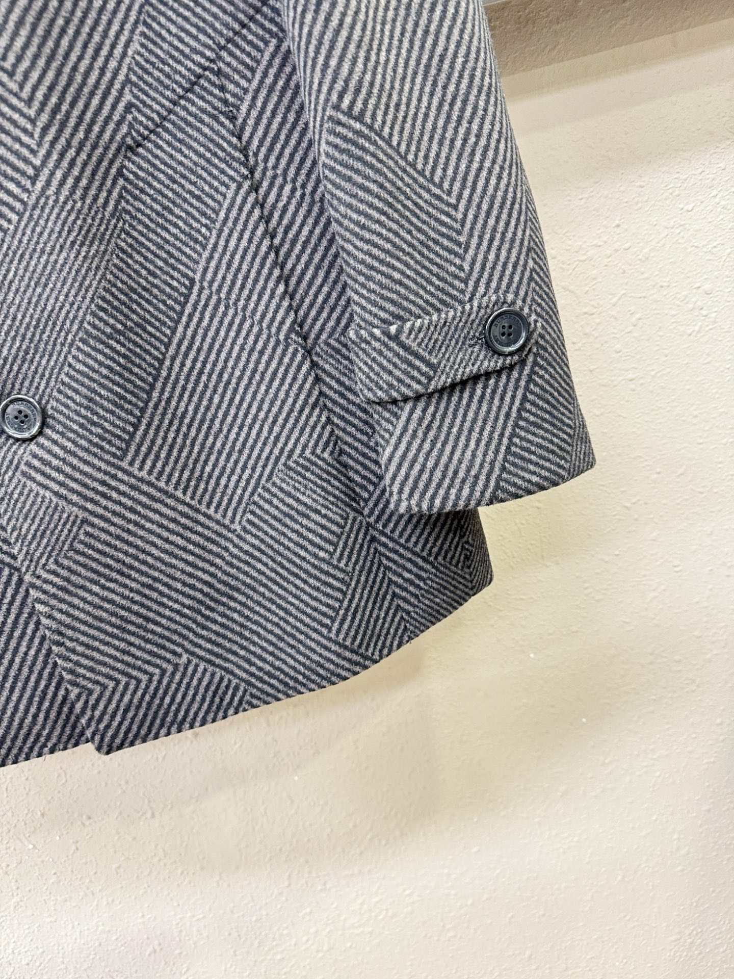 BURBERRY巴宝莉 25ss秋冬新款羊绒大衣外套，超A原单外套！甄选顶级羊绒打造。搭配经典Logo设