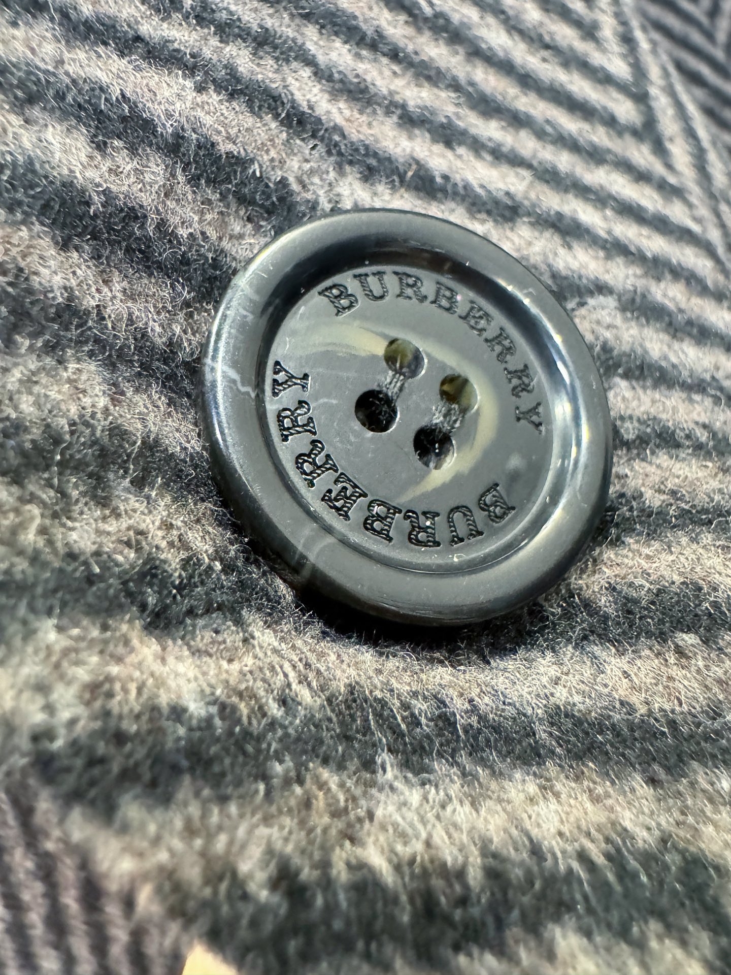 BURBERRY巴宝莉 25ss秋冬新款羊绒大衣外套，超A原单外套！甄选顶级羊绒打造。搭配经典Logo设