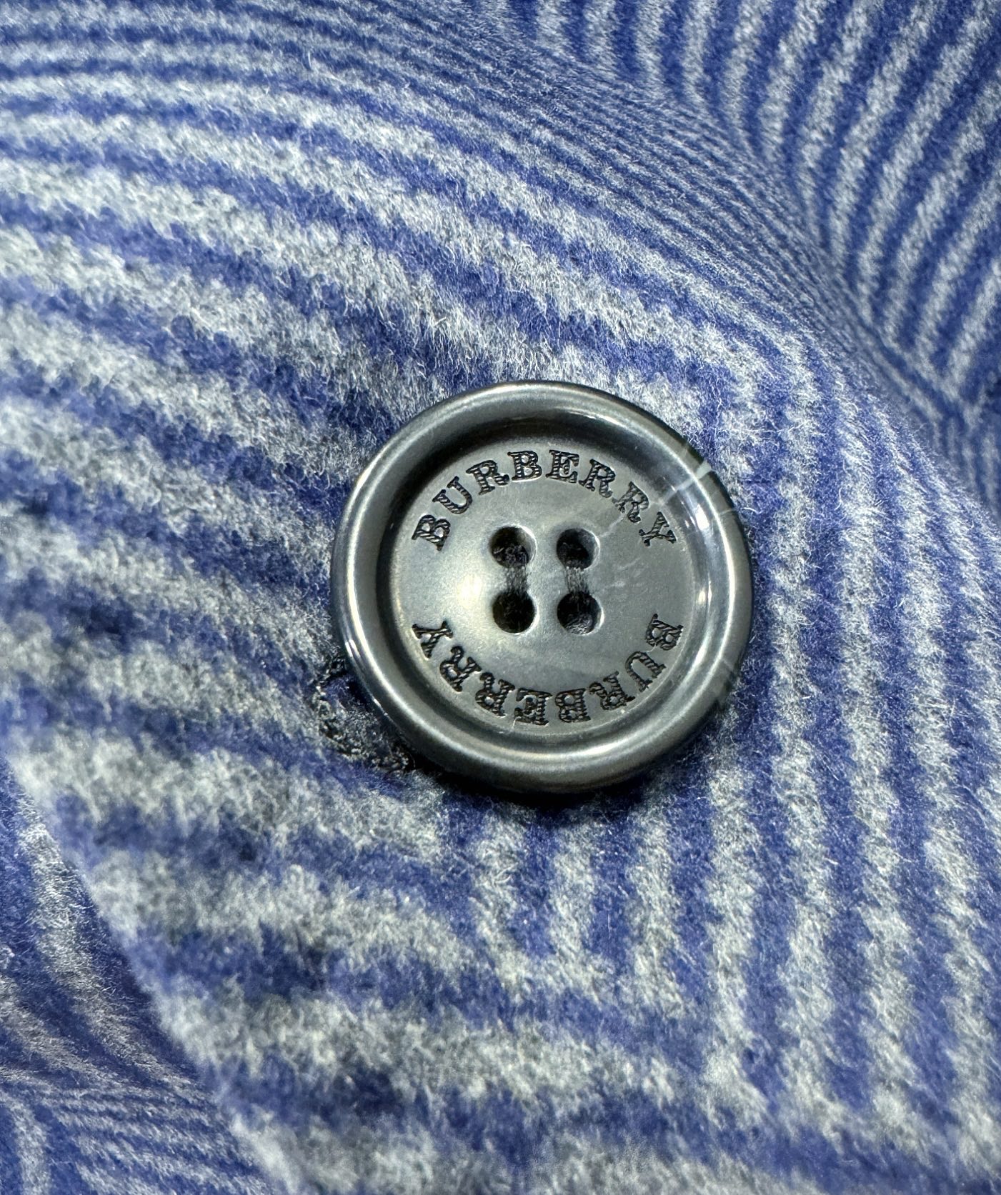 BURBERRY巴宝莉 25ss秋冬新款羊绒大衣外套，超A原单外套！甄选顶级羊绒打造。搭配经典Logo设