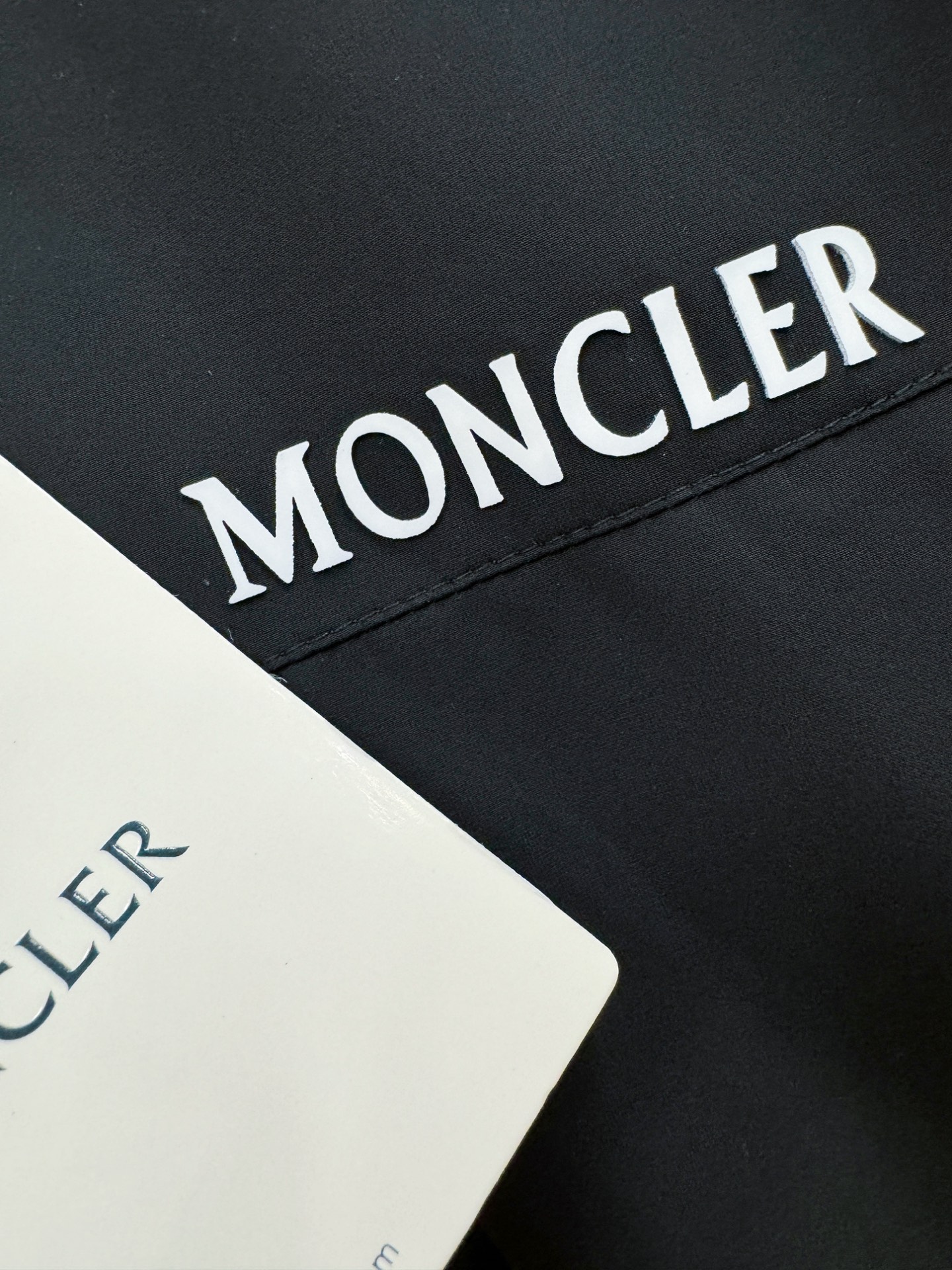 Moncler蒙口 2025秋冬新款夹克外套，原单狠货 意大利进口面料时尚夹克外套。欧洲专柜同步，上身更