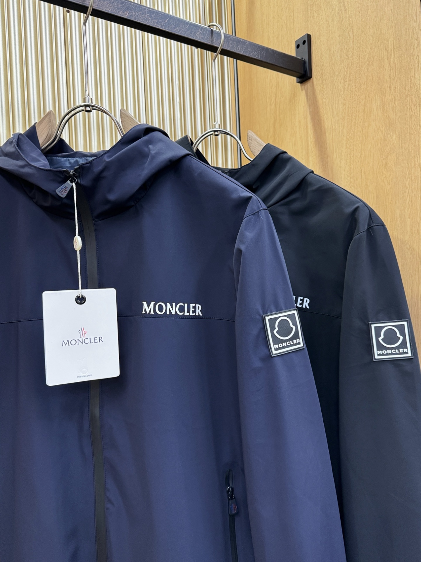 Moncler蒙口 2025秋冬新款夹克外套，原单狠货 意大利进口面料时尚夹克外套。欧洲专柜同步，上身更