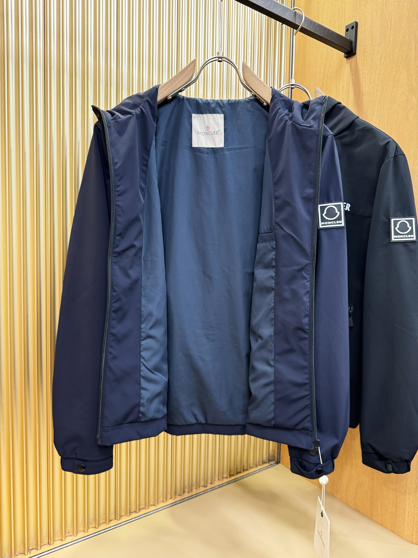 Moncler蒙口 2025秋冬新款夹克外套，原单狠货 意大利进口面料时尚夹克外套。欧洲专柜同步，上身更