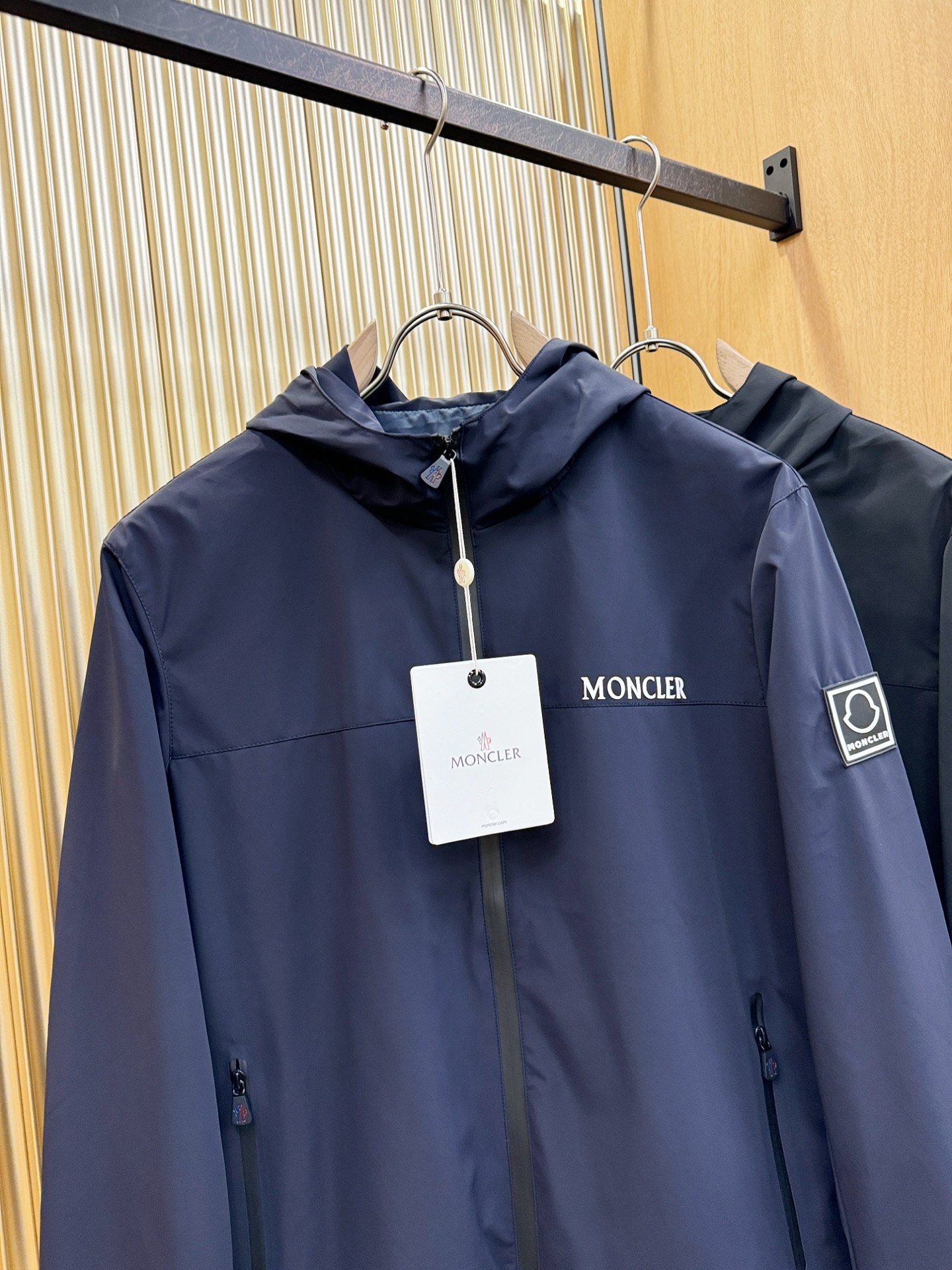 Moncler蒙口 2025秋冬新款夹克外套，原单狠货 意大利进口面料时尚夹克外套。欧洲专柜同步，上身更