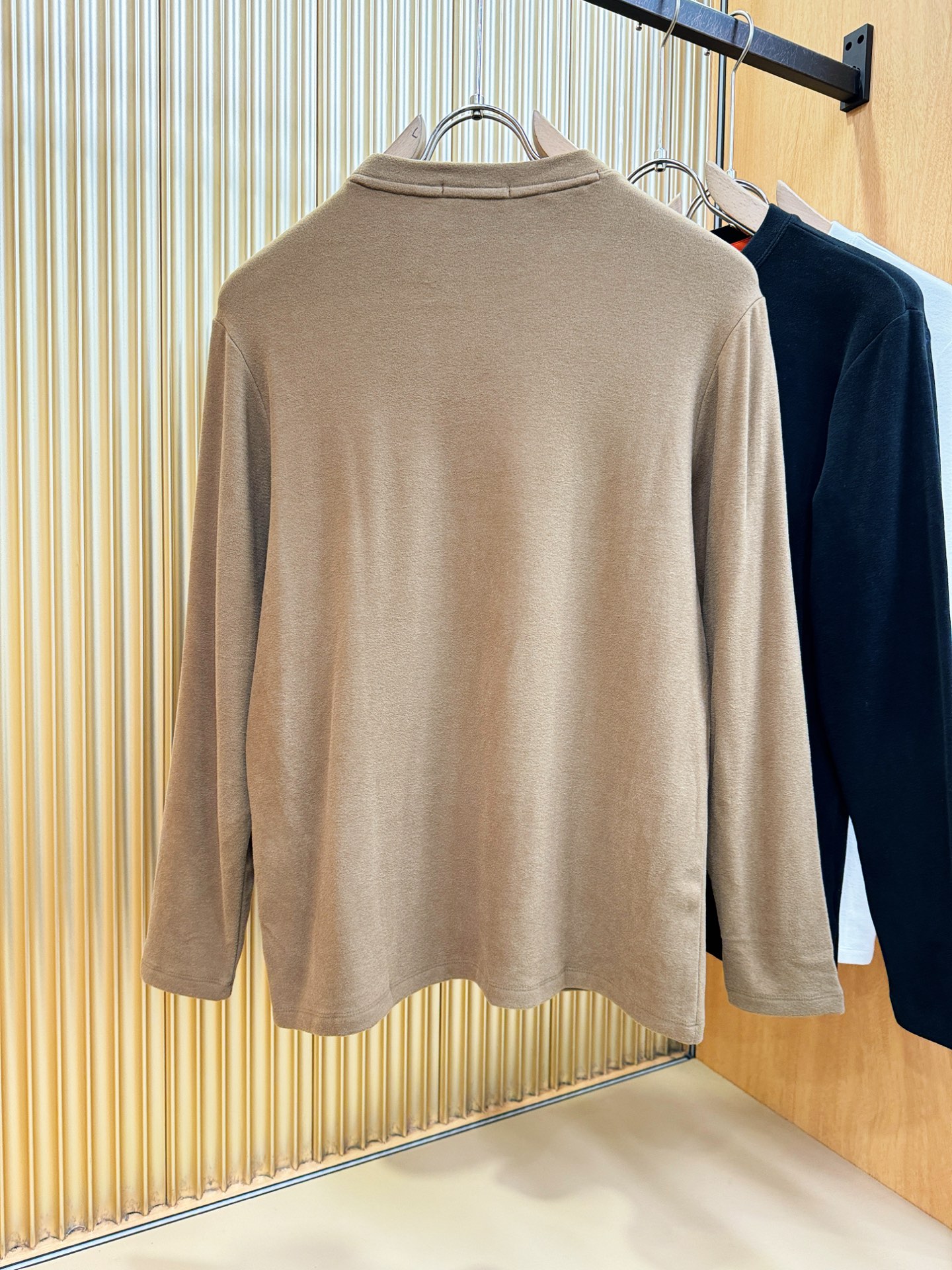 Hermès爱马仕 2025ss秋冬新品 羊绒长袖T恤，经典Logo设计，百搭款 官网同步发售 定制面料