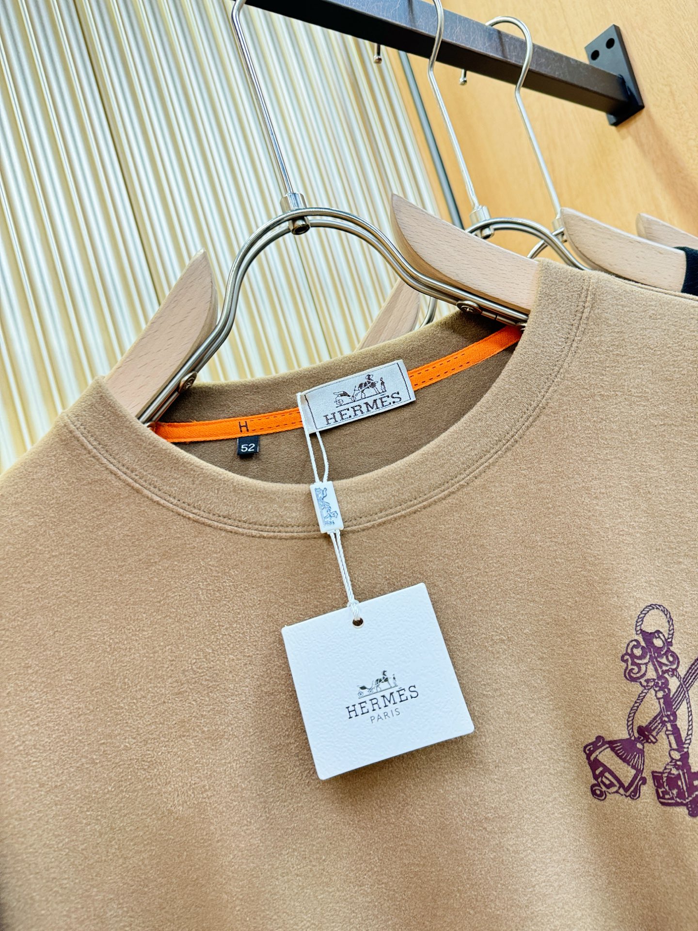 Hermès爱马仕 2025ss秋冬新品 羊绒长袖T恤，经典Logo设计，百搭款 官网同步发售 定制面料