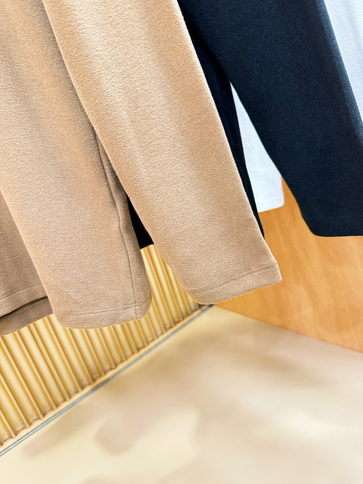 Hermès爱马仕 2025ss秋冬新品 羊绒长袖T恤，经典Logo设计，百搭款 官网同步发售 定制面料