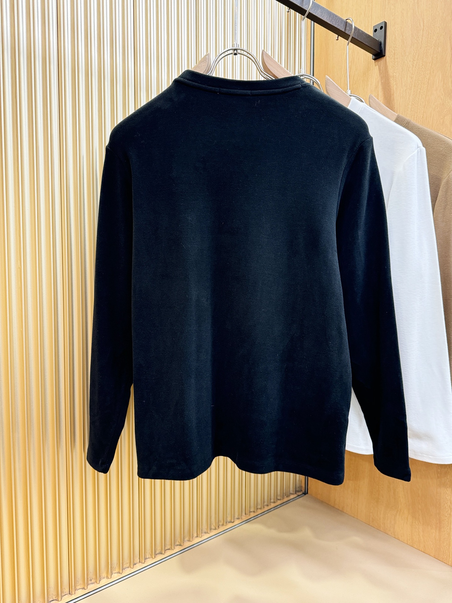 Hermès爱马仕 2025ss秋冬新品 羊绒长袖T恤，经典Logo设计，百搭款 官网同步发售 定制面料