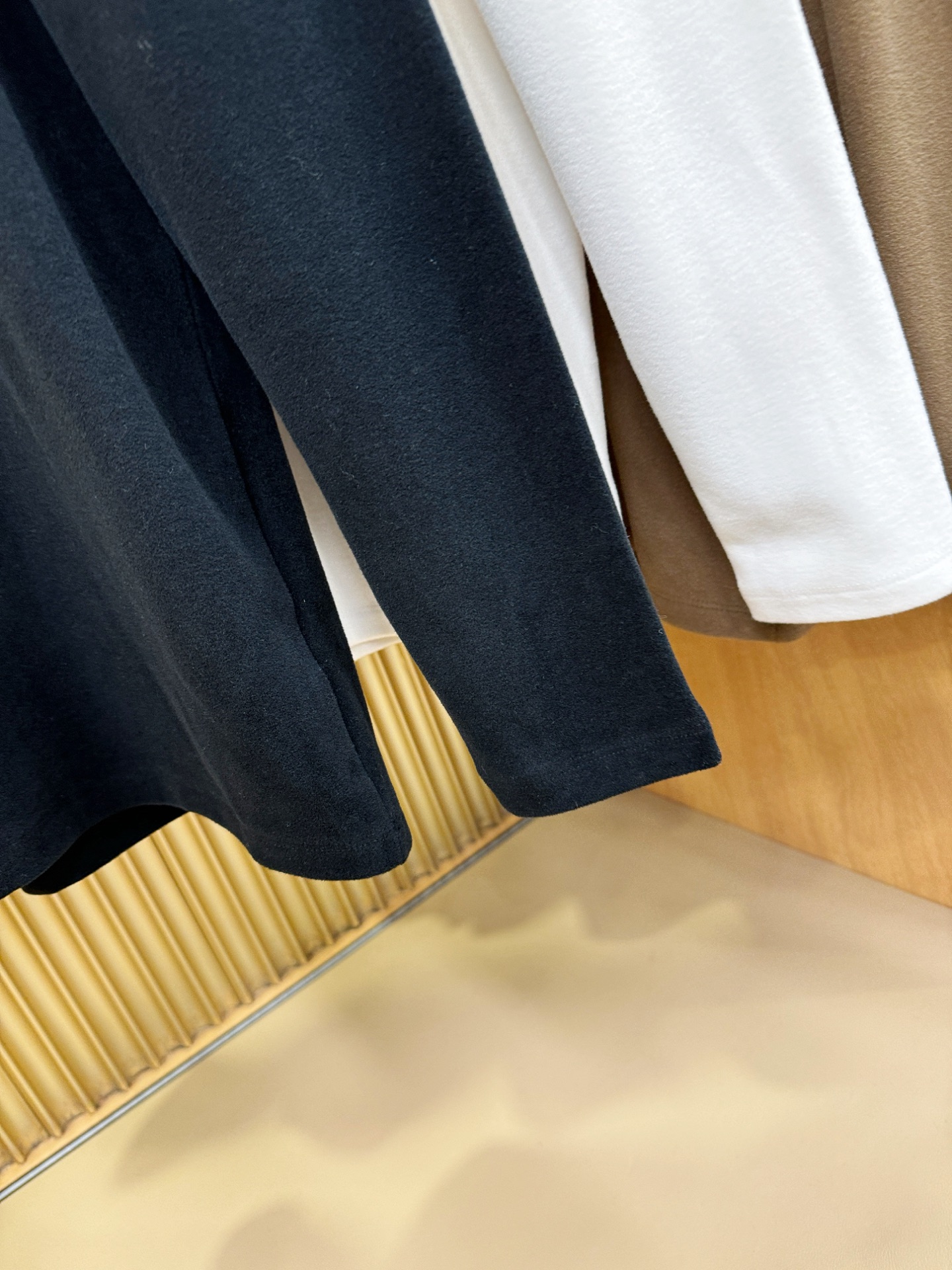 Hermès爱马仕 2025ss秋冬新品 羊绒长袖T恤，经典Logo设计，百搭款 官网同步发售 定制面料