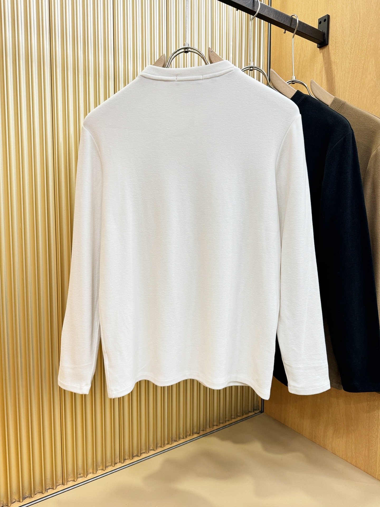 Hermès爱马仕 2025ss秋冬新品 羊绒长袖T恤，经典Logo设计，百搭款 官网同步发售 定制面料