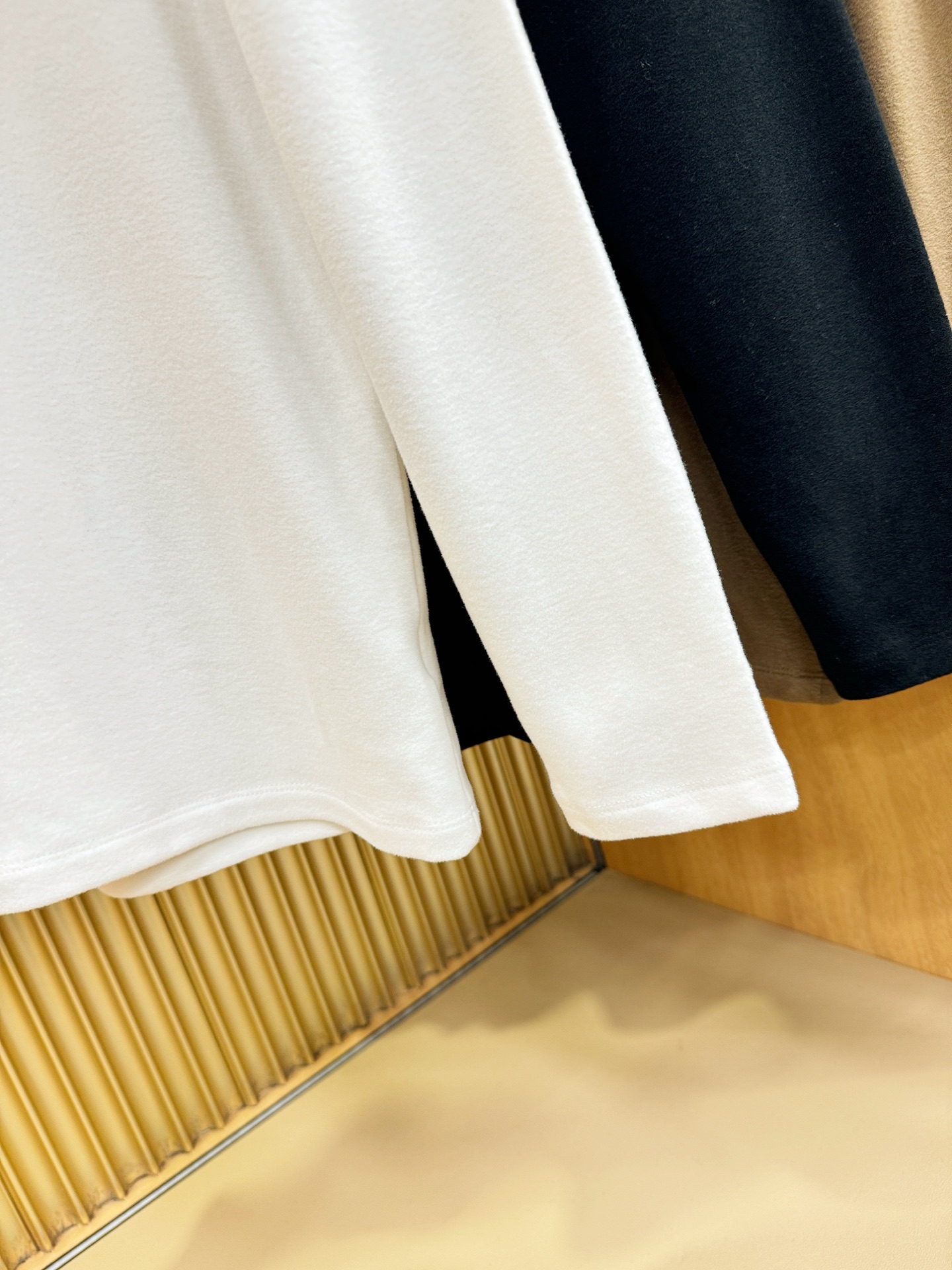 Hermès爱马仕 2025ss秋冬新品 羊绒长袖T恤，经典Logo设计，百搭款 官网同步发售 定制面料