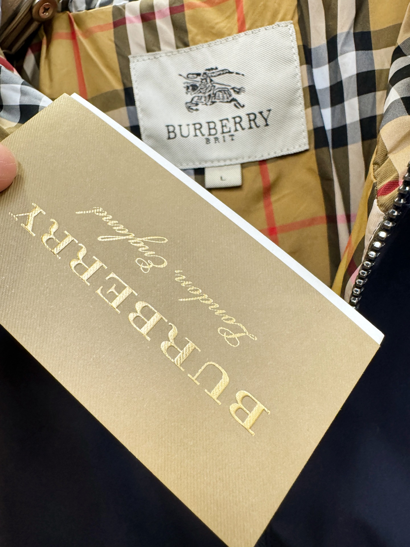 BURBERRY巴宝莉 2025秋冬新款夹克外套，原单狠货 意大利进口面料时尚夹克外套。欧洲专柜同步，上