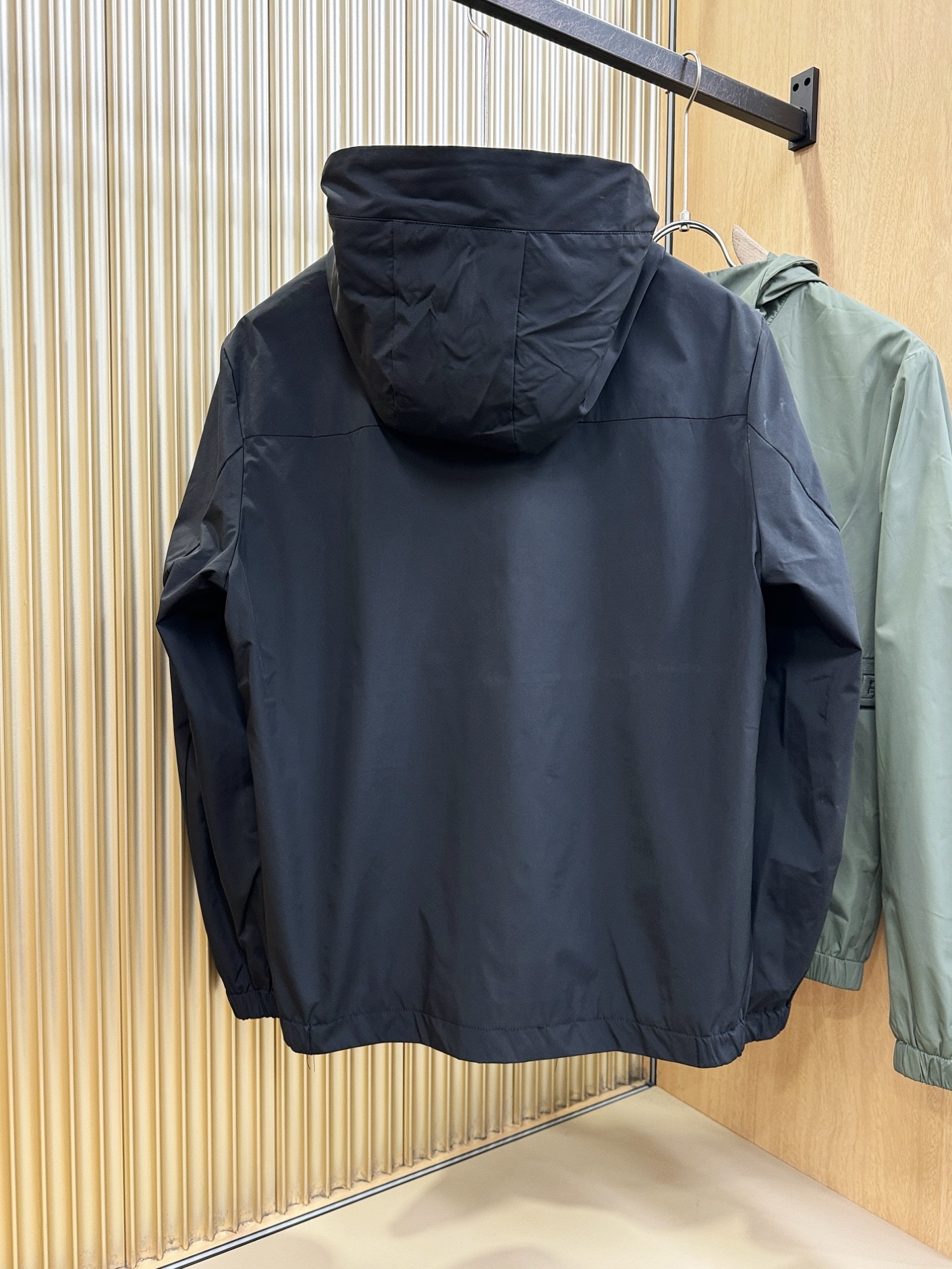 Moncler蒙口 2025秋冬新款夹克外套，原单狠货 意大利进口面料时尚夹克外套。欧洲专柜同步，上身更