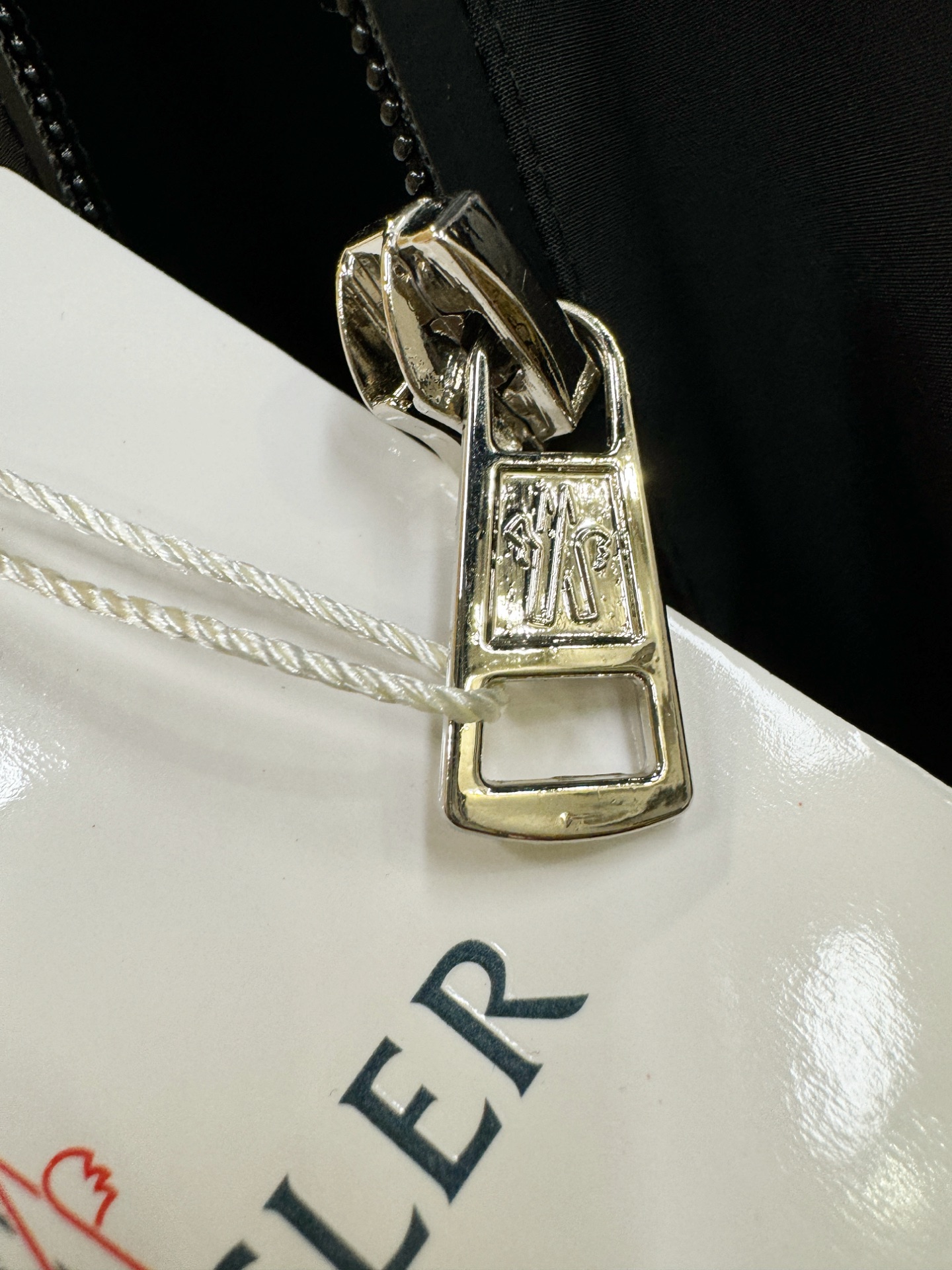 Moncler蒙口 2025秋冬新款夹克外套，原单狠货 意大利进口面料时尚夹克外套。欧洲专柜同步，上身更