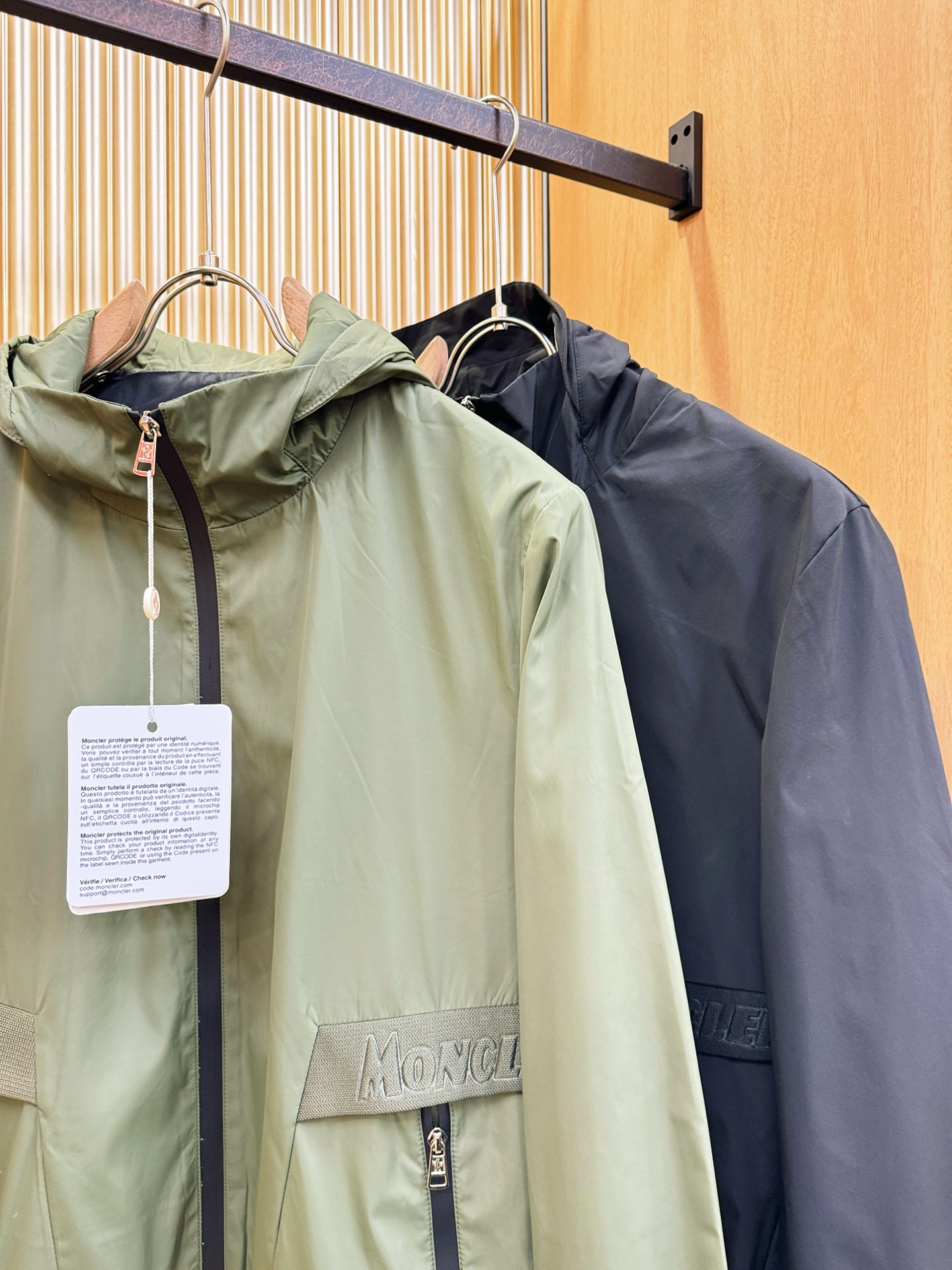 Moncler蒙口 2025秋冬新款夹克外套，原单狠货 意大利进口面料时尚夹克外套。欧洲专柜同步，上身更