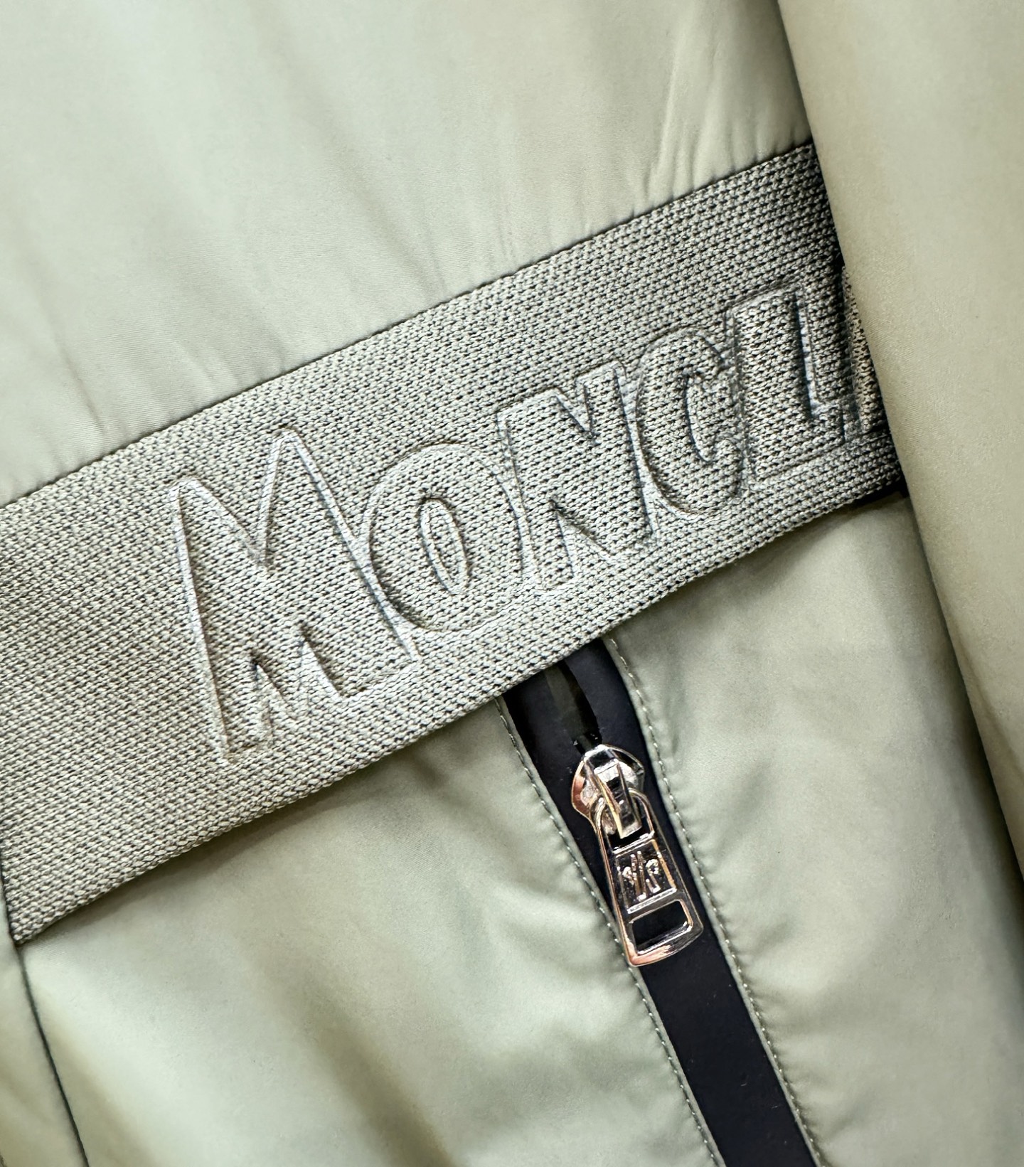 Moncler蒙口 2025秋冬新款夹克外套，原单狠货 意大利进口面料时尚夹克外套。欧洲专柜同步，上身更