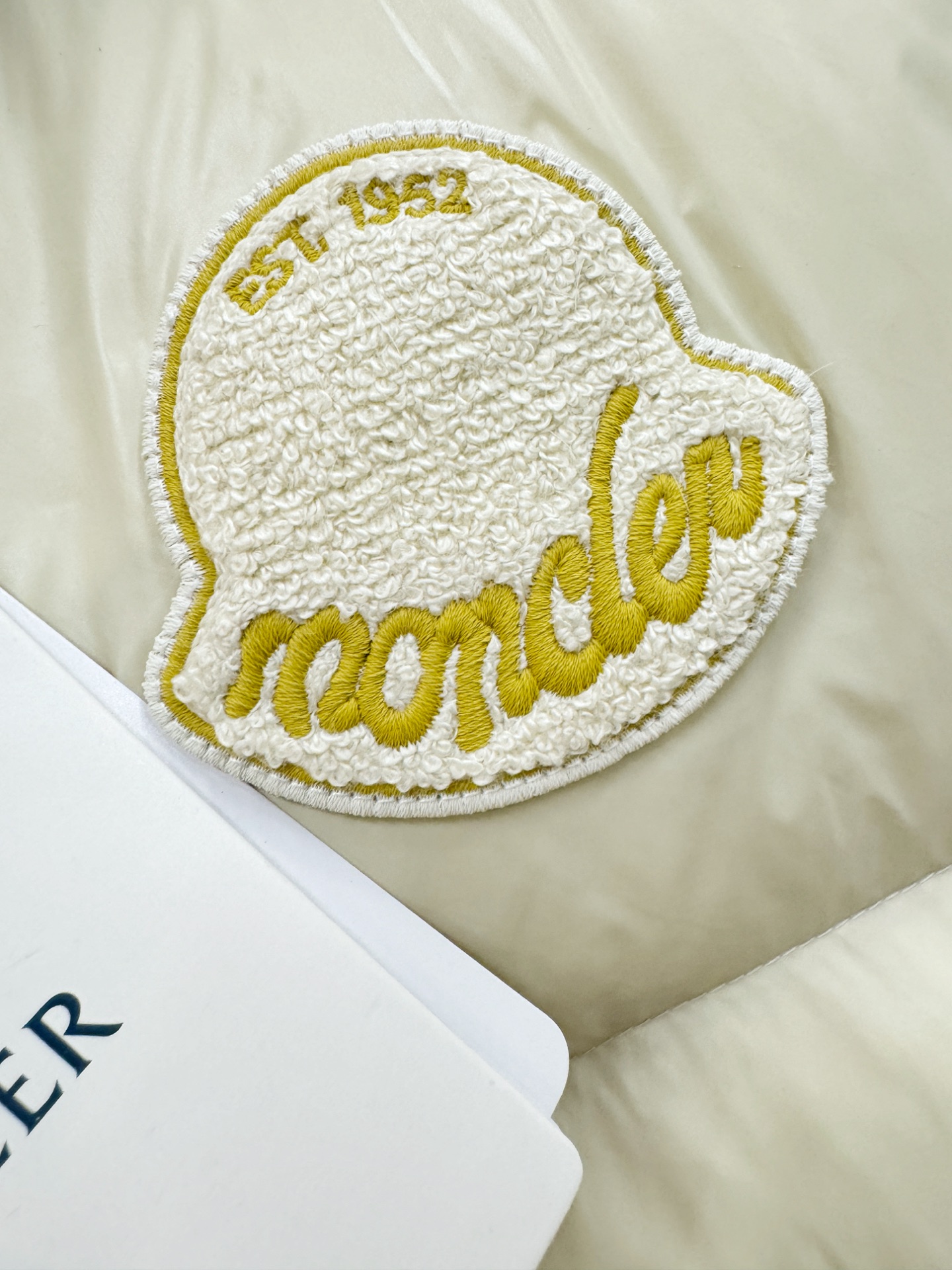 爆款羽绒服 2025新品 Moncler蒙口 新款羽绒马甲 秀场新品，品相非常完美，专柜高科技防水面料，