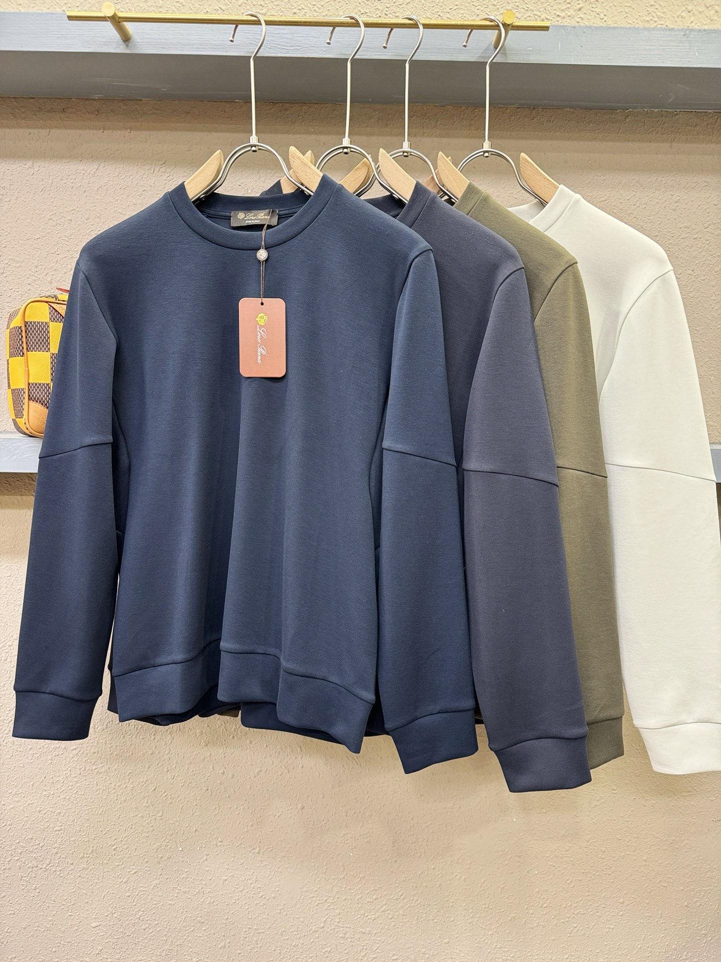 Loro Piana诺悠翩雅 2025ss秋季新品 长袖卫衣，经典Logo设计，百搭款 官网同步发售 定