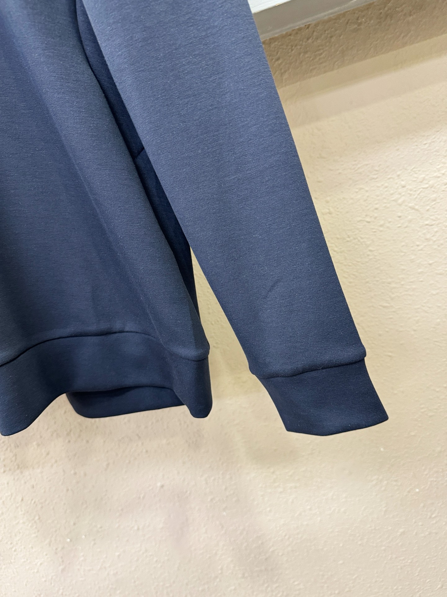 Loro Piana诺悠翩雅 2025ss秋季新品 长袖卫衣，经典Logo设计，百搭款 官网同步发售 定