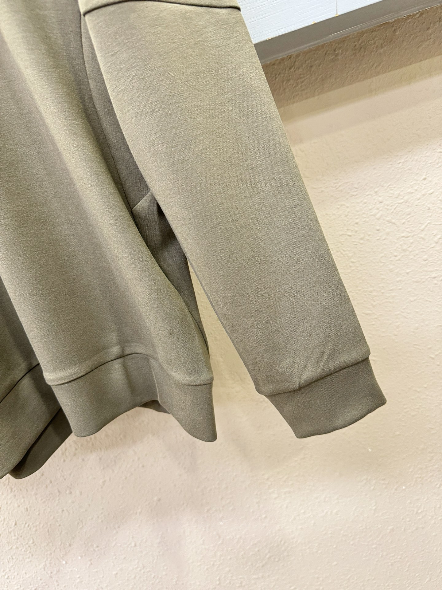 Loro Piana诺悠翩雅 2025ss秋季新品 长袖卫衣，经典Logo设计，百搭款 官网同步发售 定