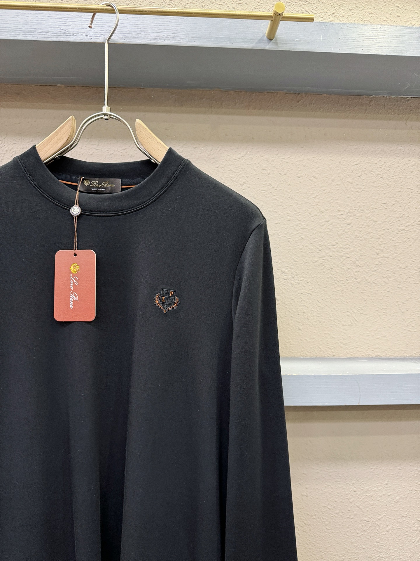 Loro Piana诺悠翩雅 2025ss秋冬新品 长袖T恤，经典Logo设计，百搭款 官网同步发售 定