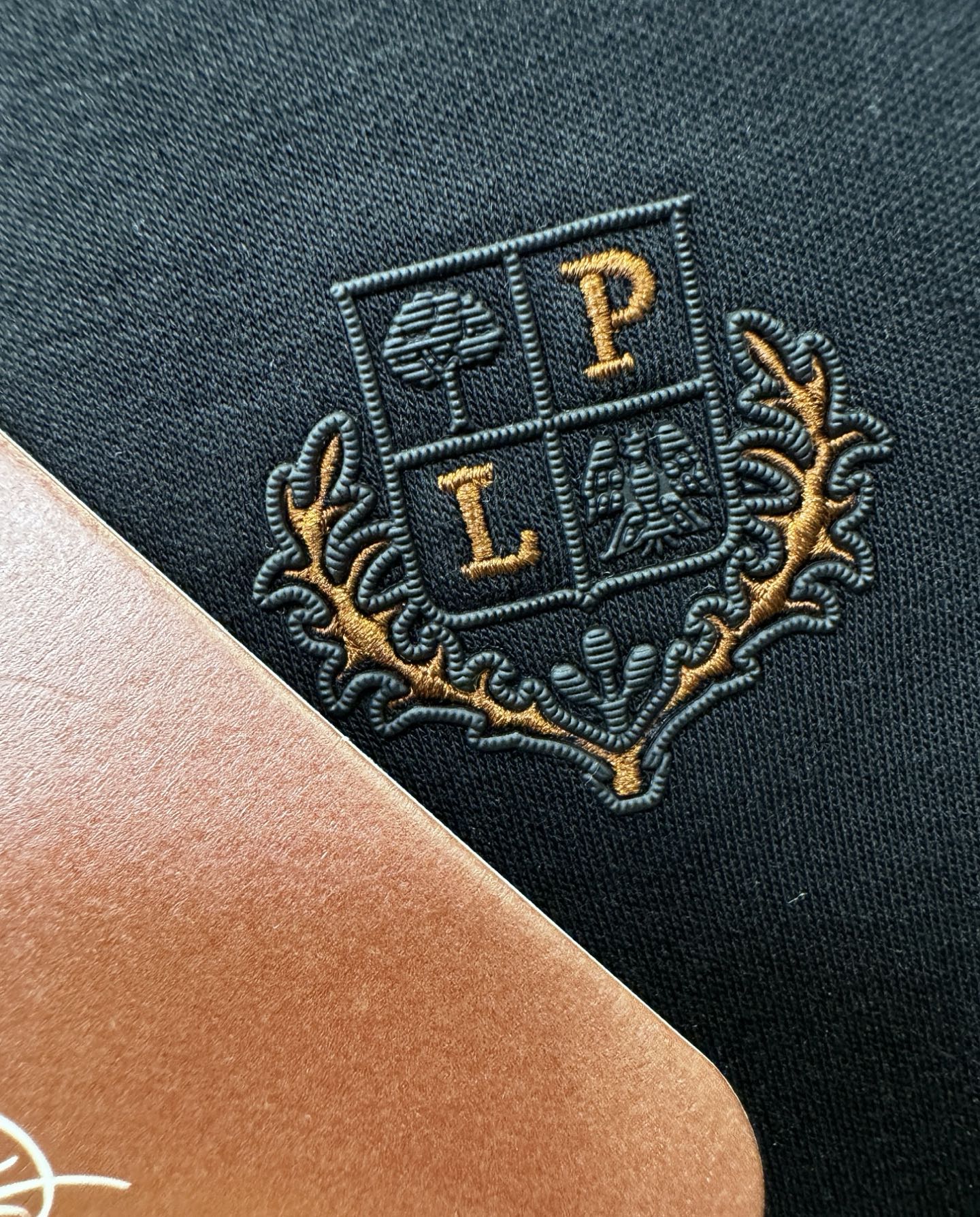 Loro Piana诺悠翩雅 2025ss秋冬新品 长袖T恤，经典Logo设计，百搭款 官网同步发售 定