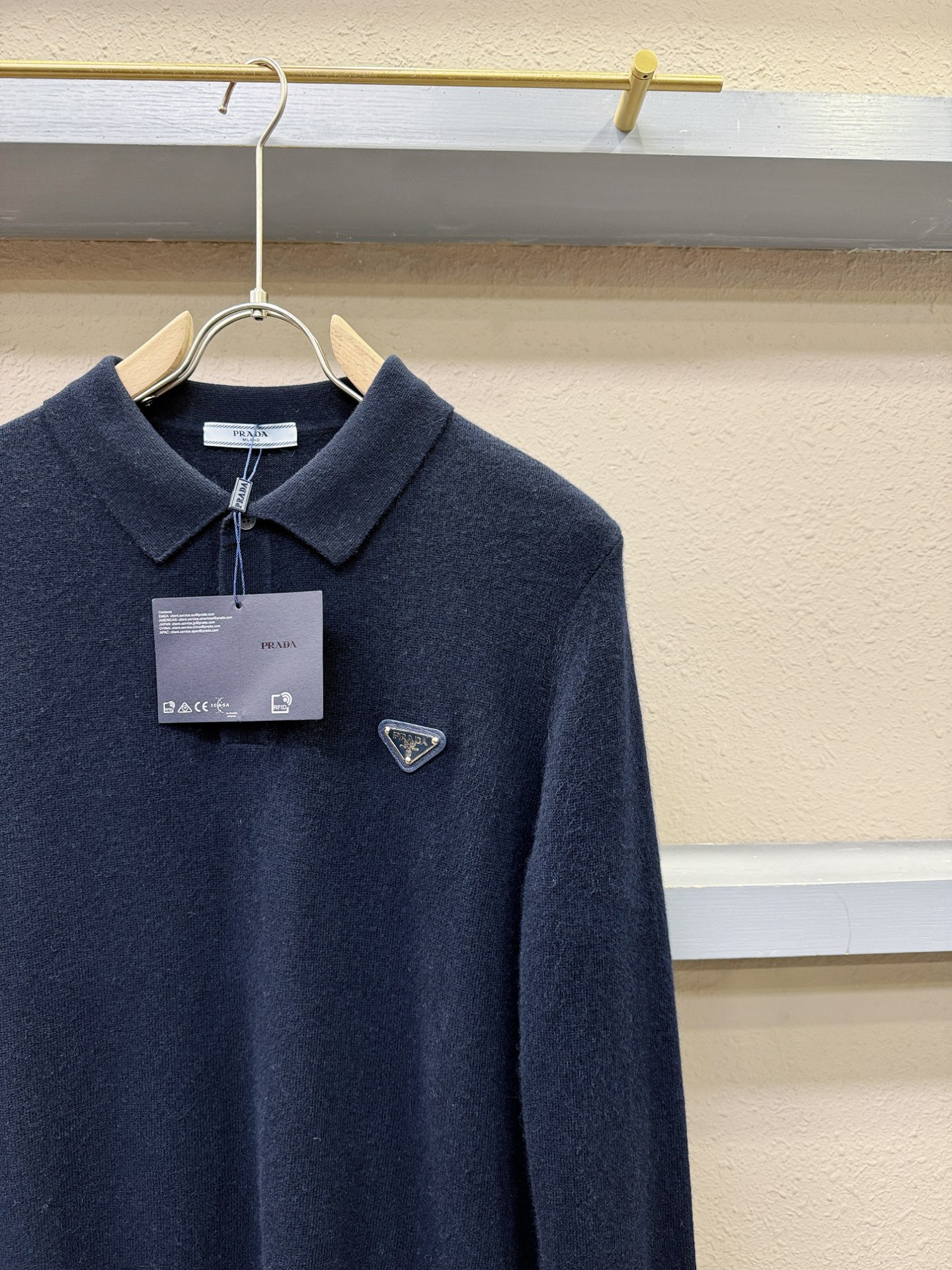 (最大可穿230斤) PRADA 普拉达 2025秋冬新款羊绒毛衣，羊绒+绵羊毛。logo图案设计，胸前