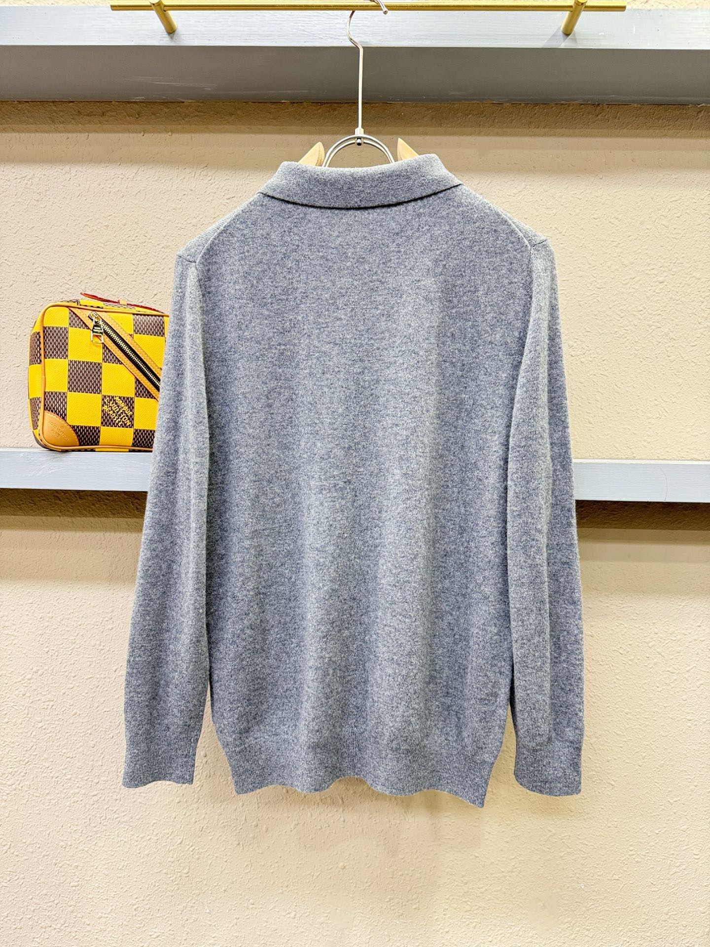 (最大可穿230斤) PRADA 普拉达 2025秋冬新款羊绒毛衣，羊绒+绵羊毛。logo图案设计，胸前