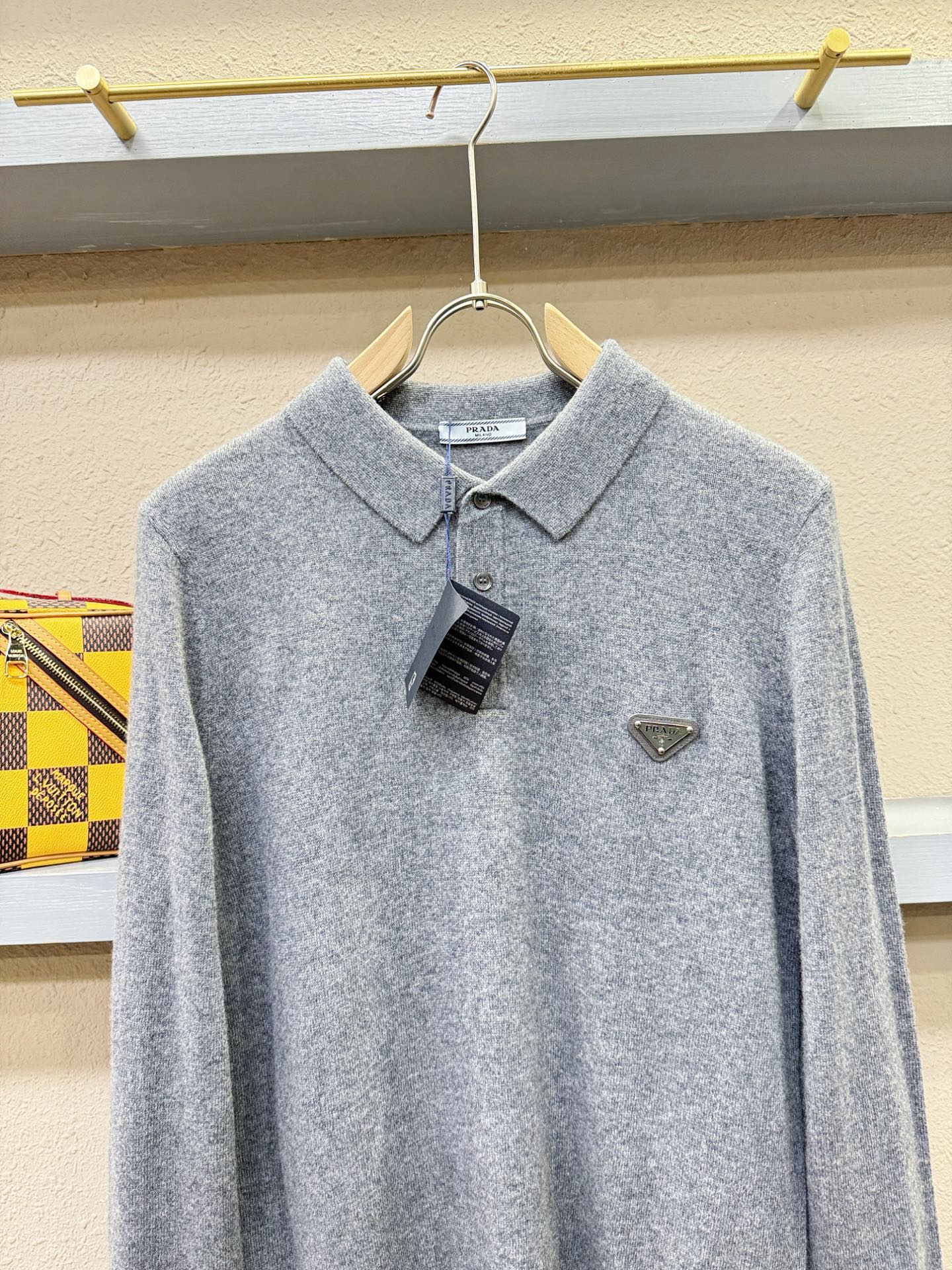 (最大可穿230斤) PRADA 普拉达 2025秋冬新款羊绒毛衣，羊绒+绵羊毛。logo图案设计，胸前